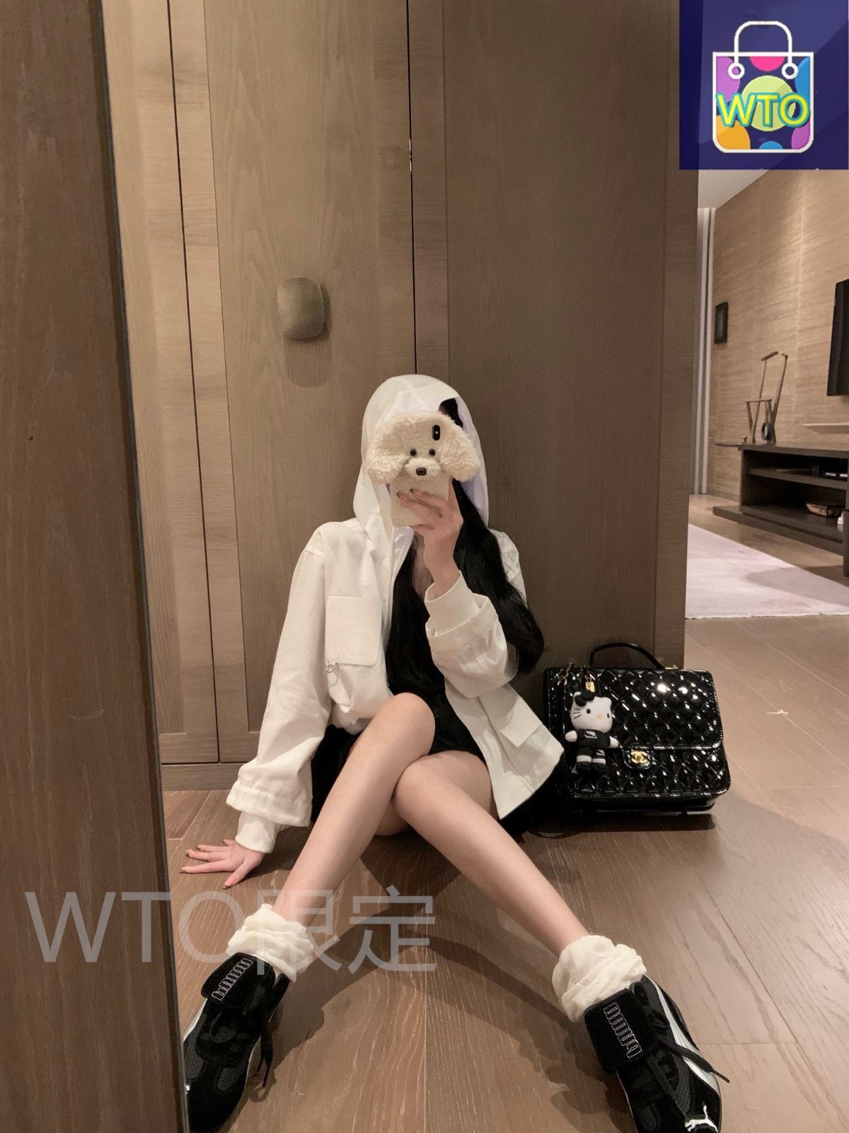 Loewe されたプレス加工アルファベットロゴの小羊皮