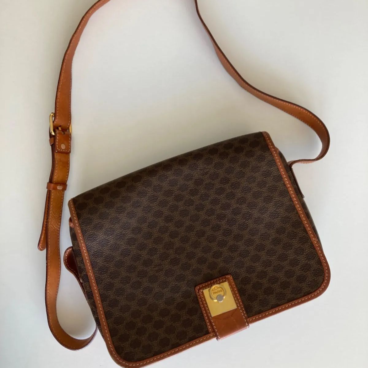 中古品】CELINE(セリーヌ) ✳️ショルダーバッグ✳️マカダム M10  