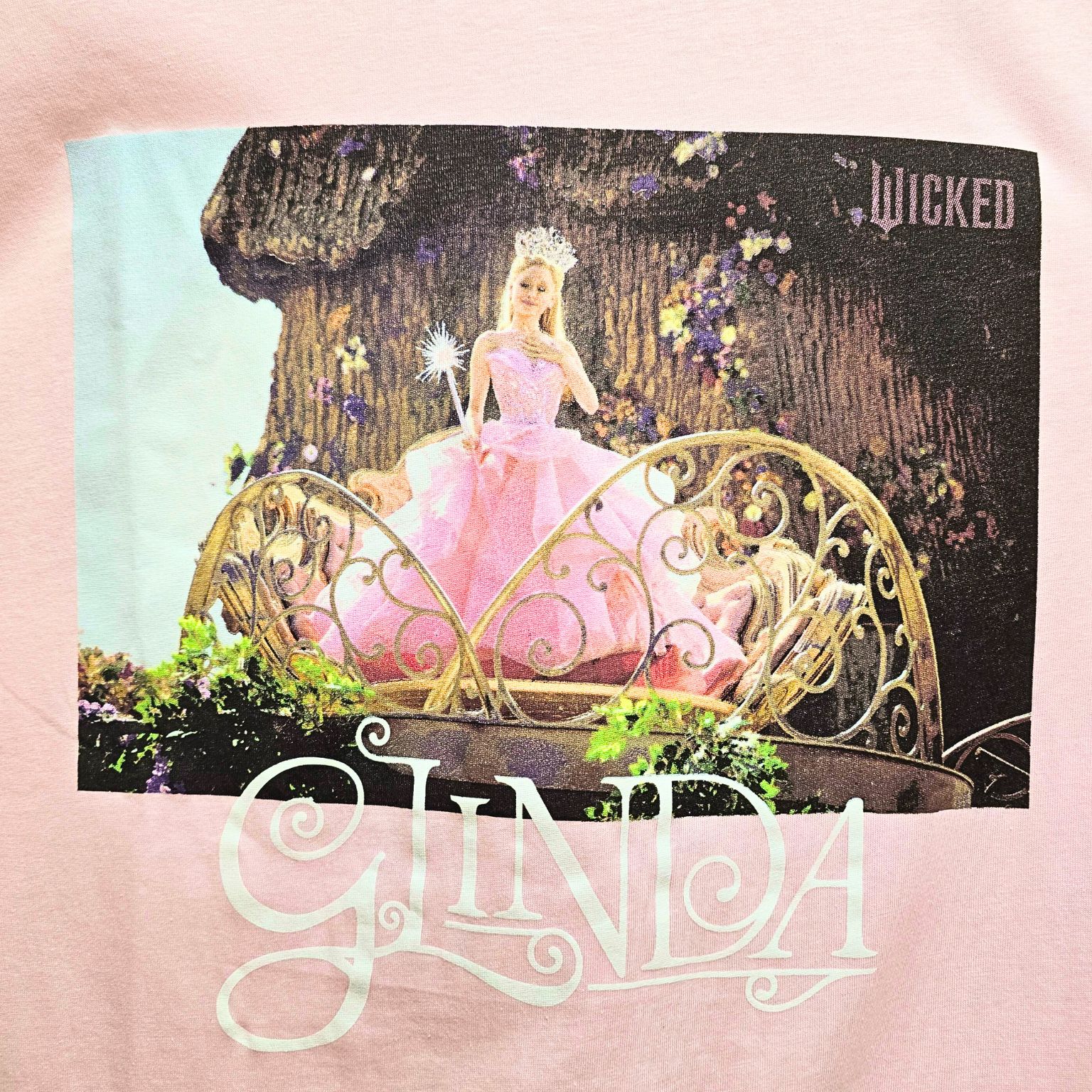 国内未発売】Glinda The Good Witch Wicked Graphic Relaxed Tee