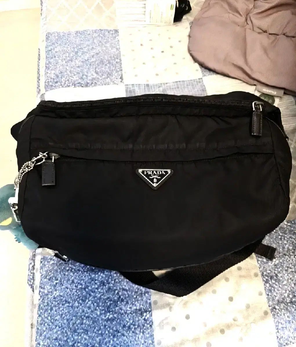 ソウル直販 PRADA プラダ Re-Nylon イ ソジン プラダ ショルダーバッグ L 保証が含まれています 付属品完備