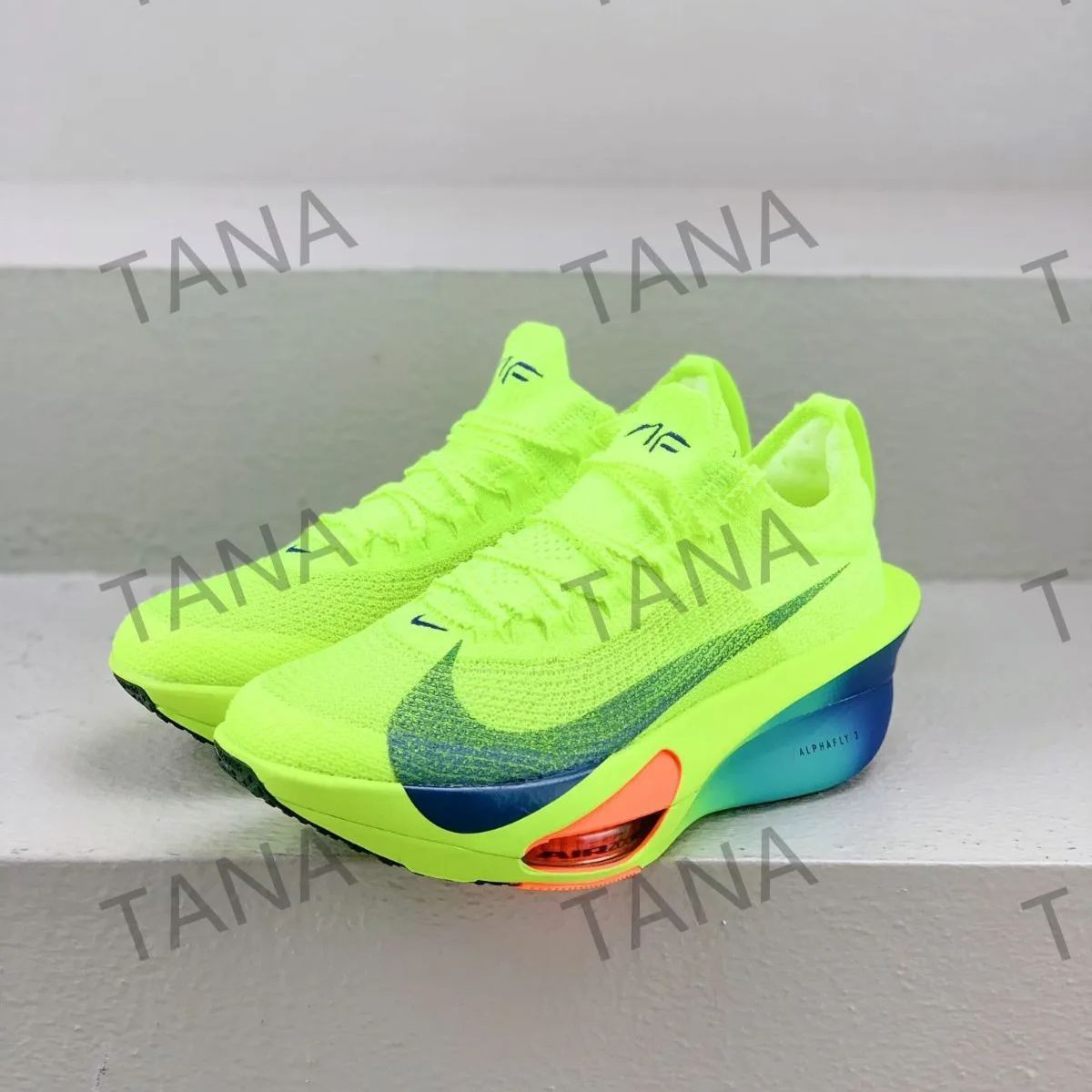 人気   美品  Nike アルファフライ３ Air Zoom Alphafly 3   メンズ  スニーカー  箱付 01