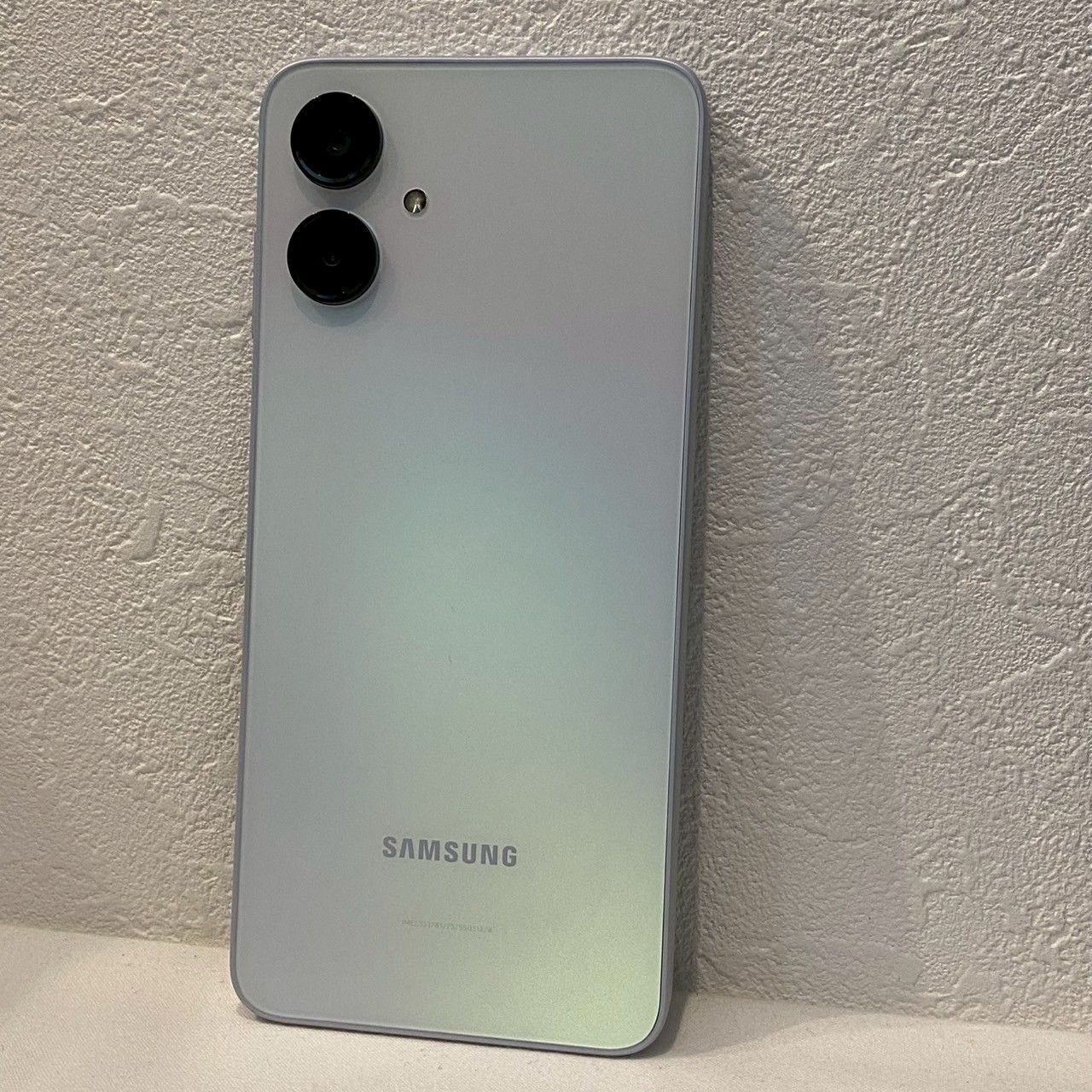 販売 【美品】Galaxy/A25/5G/SCG33/本体/ホワイト/SIMフリー/元箱付属