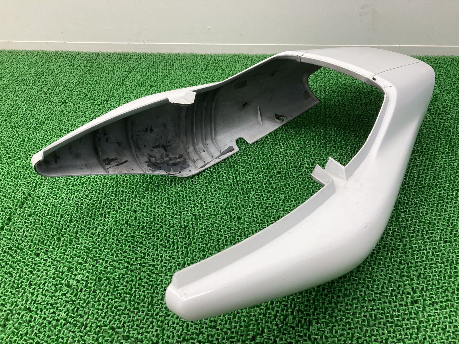 XJR400R テールカウル 白 4HM ヤマハ 純正 中古 バイク 部品 XJR400R テールカウル 白 4HM ヤマハ 純正 中古 バイク 部品