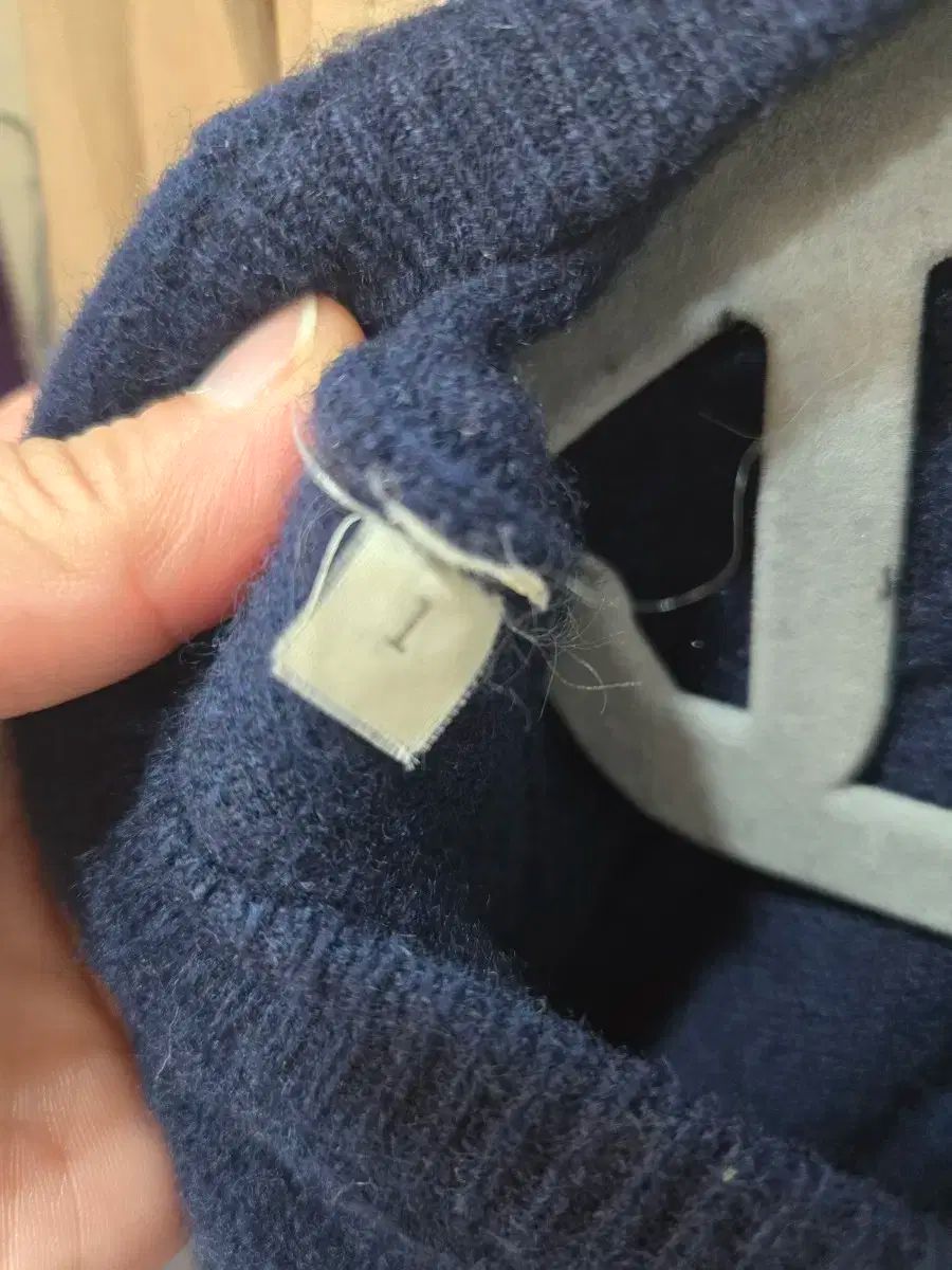 BURBERRY バーバリー ラムズウール V ネック ニット ネイビー