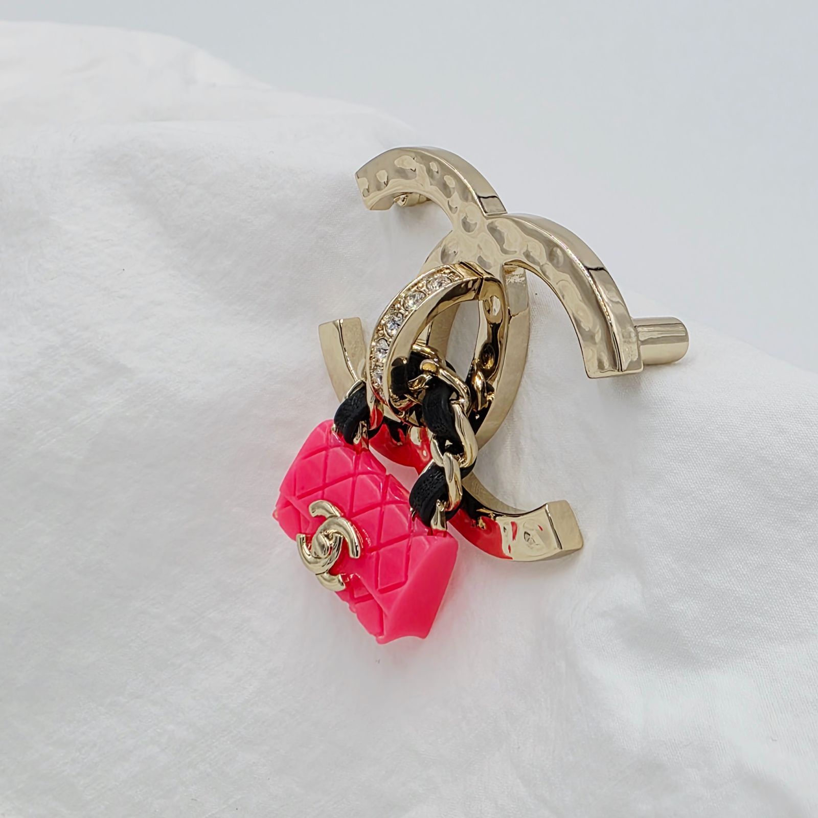 【未使用級✨】CHANEL ブローチ ココマーク B24 ピンク 箱付き 極美品 CHANEL マトラッセ ココマーク ブローチ ピンク - メルカリ