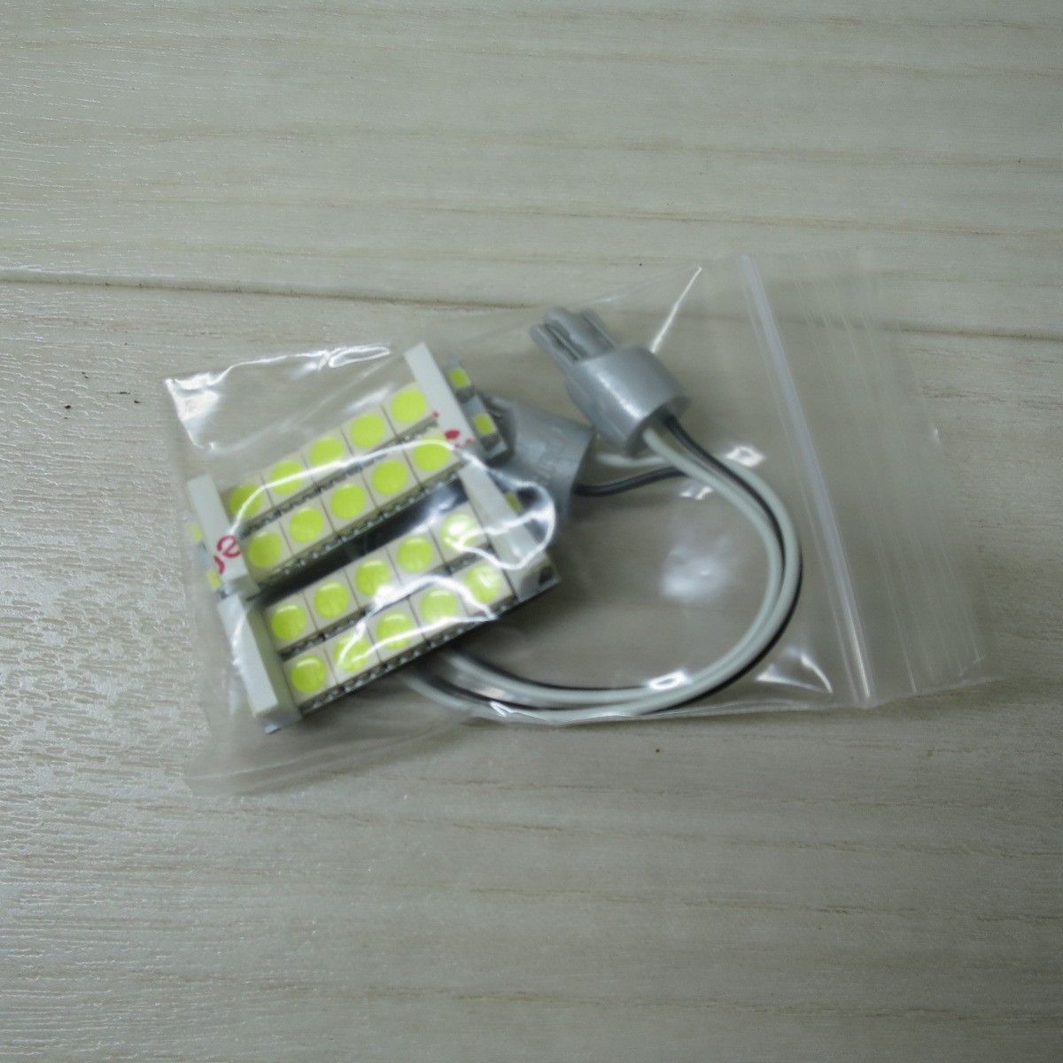 [送料無料] 未使用！2個セットYOURS マツダ CX-5 (KF系) 専用 LED ライセンス ランプ ライト ナンバー 灯 照明 型式 不明