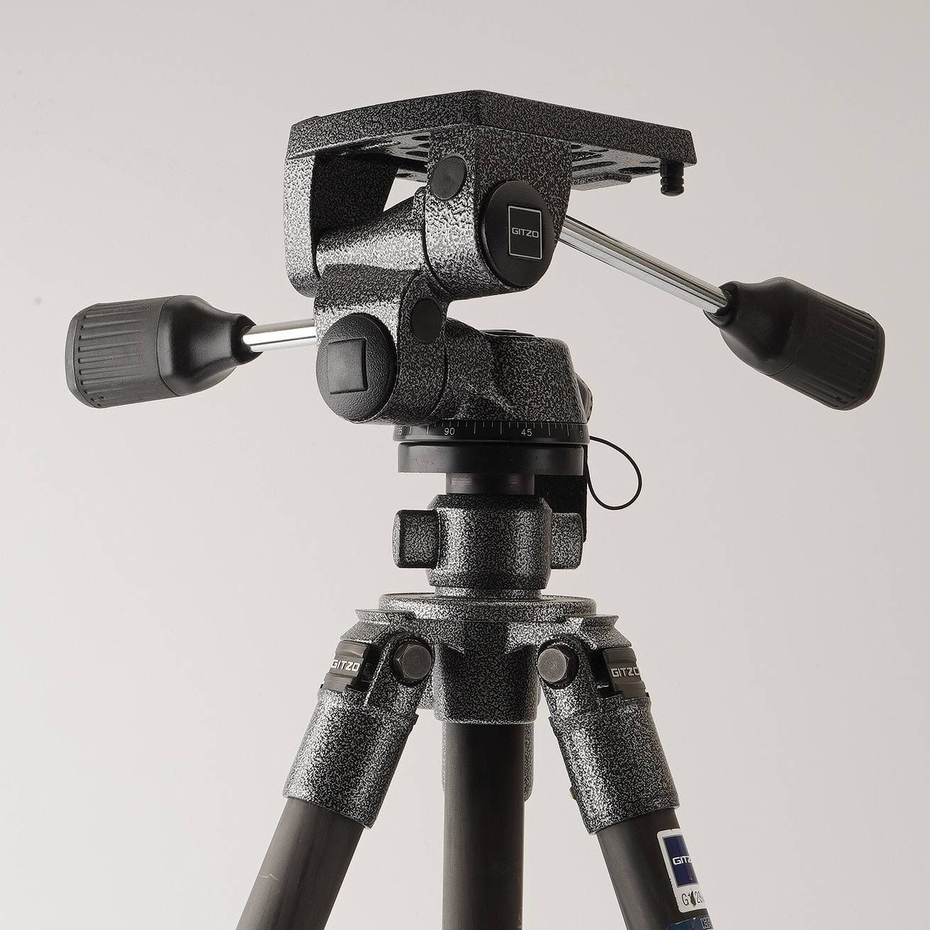 Gitzo G1228 MK2 三脚 / Gitzo G2270M 雲台 - メルカリ
