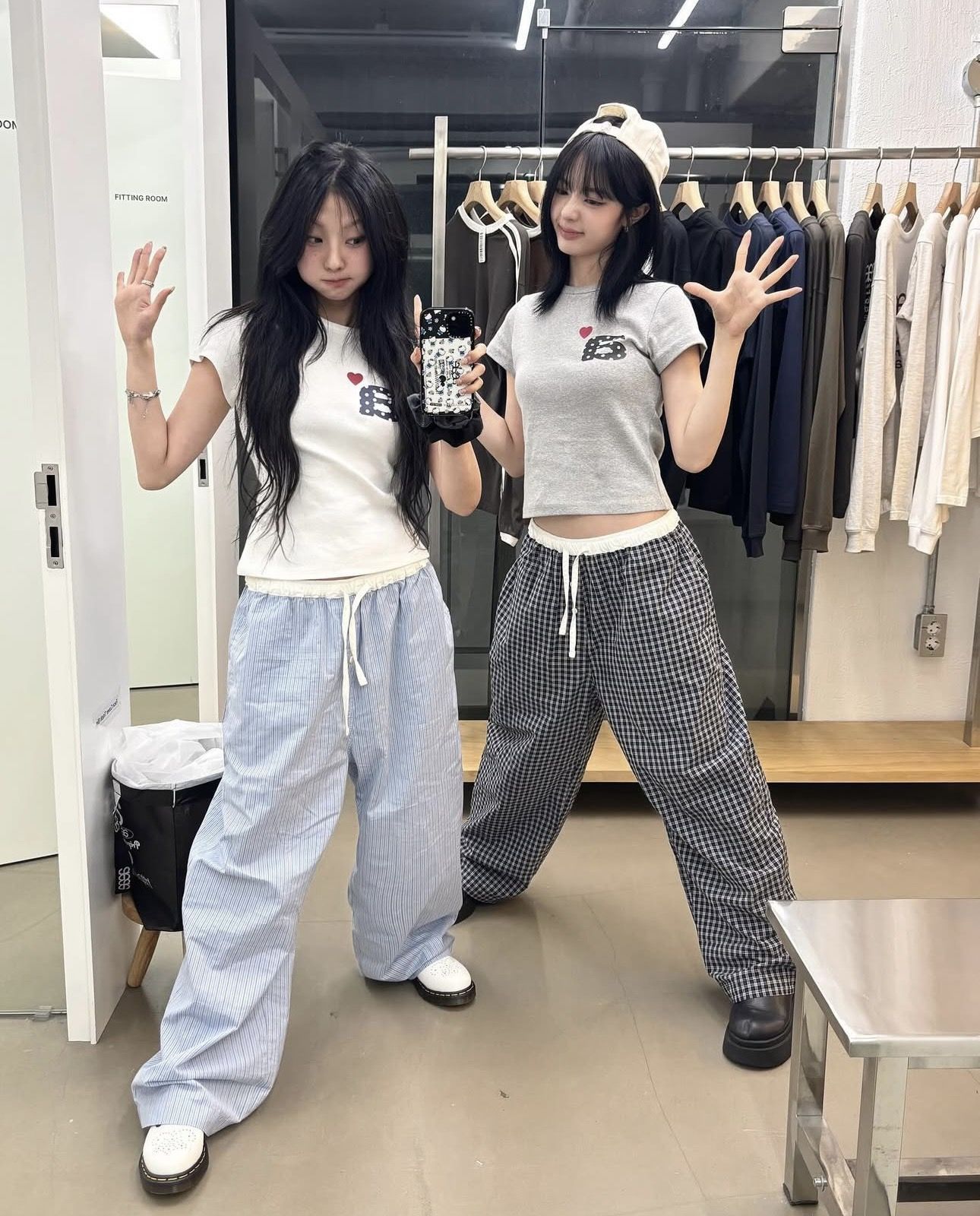AEAE エーイーエーイー DOT SMALL LETTER TEE 人気 Tシャツ 半袖