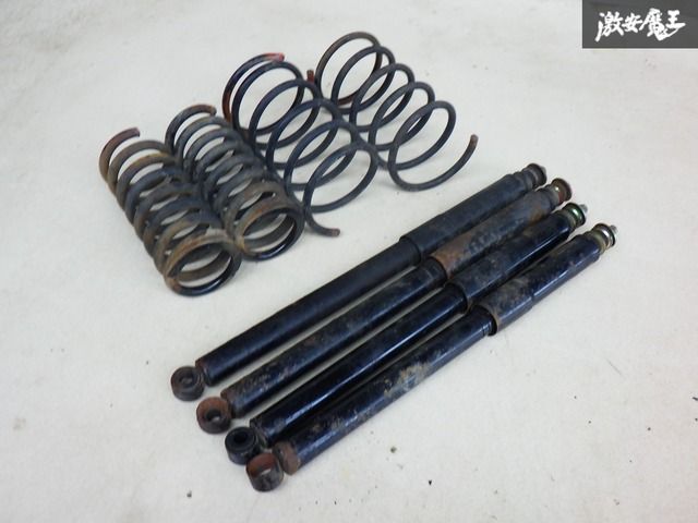 ルーミー純正 ショックとサスセット ルーミー（M900A）D-SPORT A-SPEC