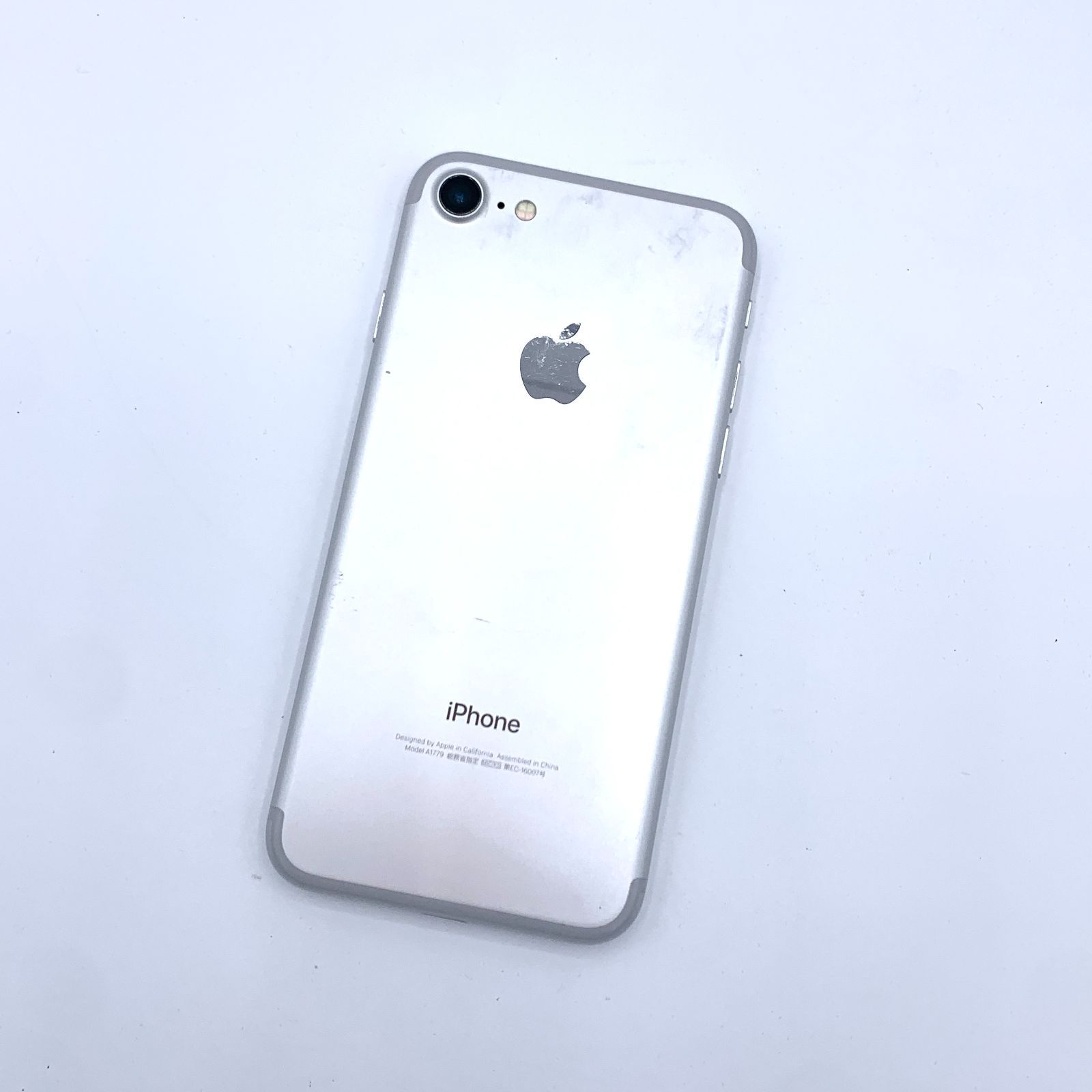 iPhone Silver 32 GB SIMフリー ジャンク品