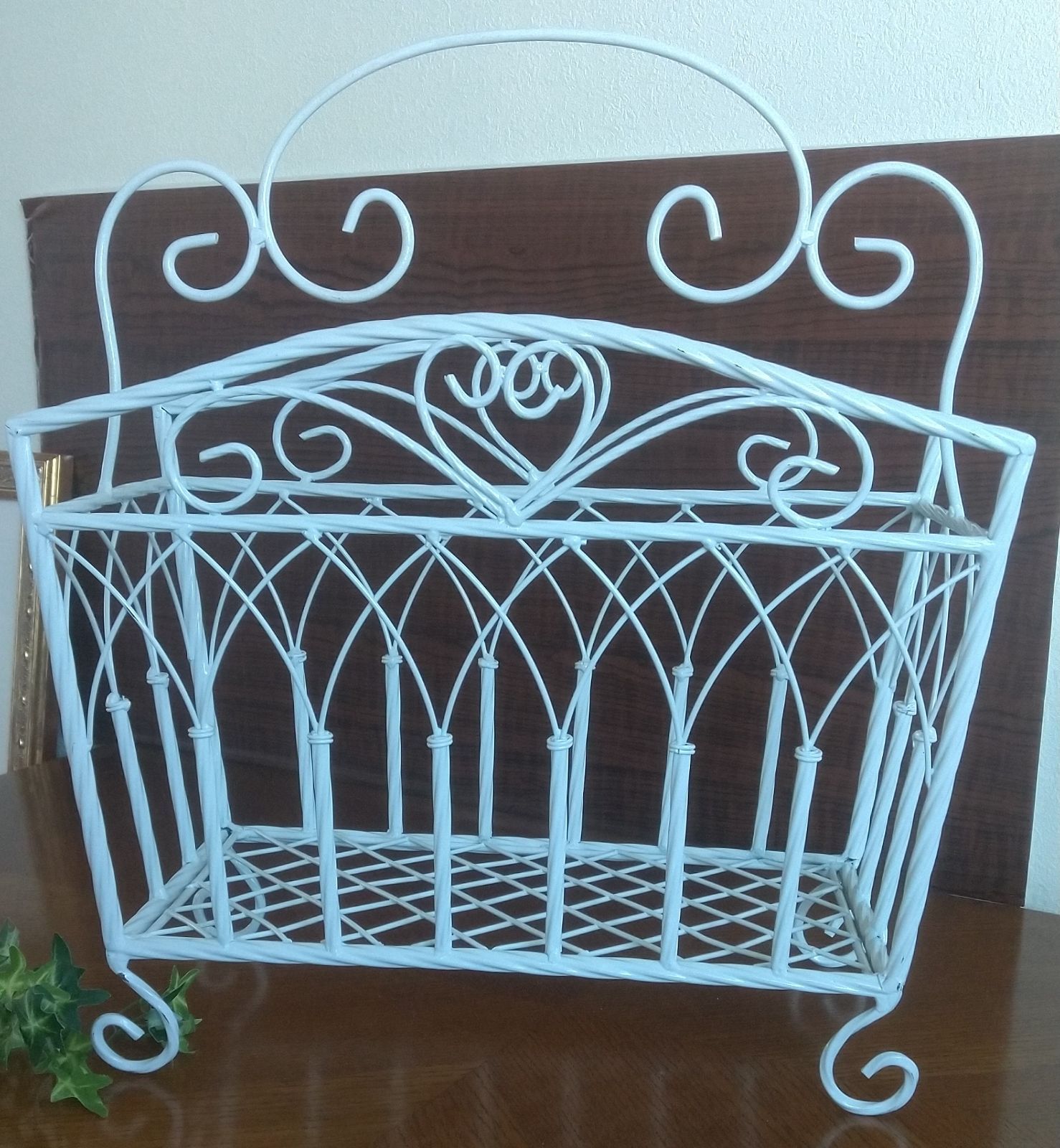 ローラアシュレイ　アイアンマガジンラック ホワイト　アンティーク ローラアシュレイアイアンマガジンラック ホワイトアンティーク