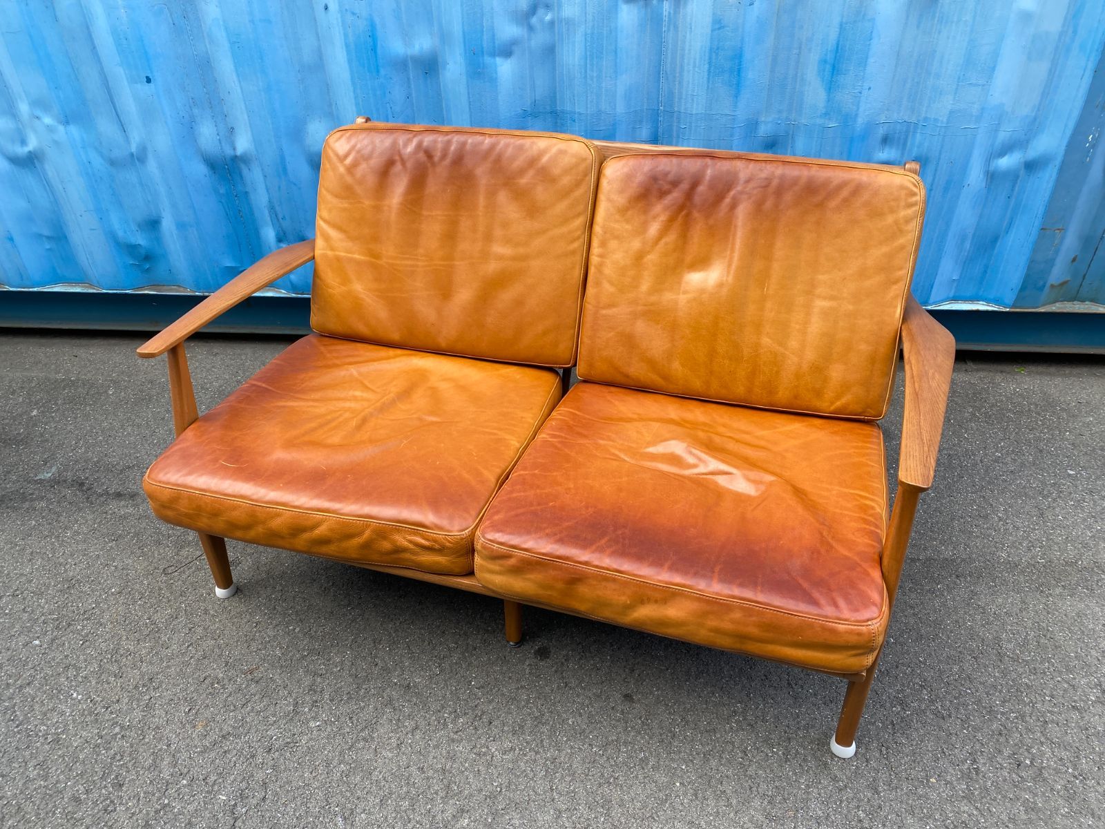 ACME FURNITURE DELMAR SOFA2-seater