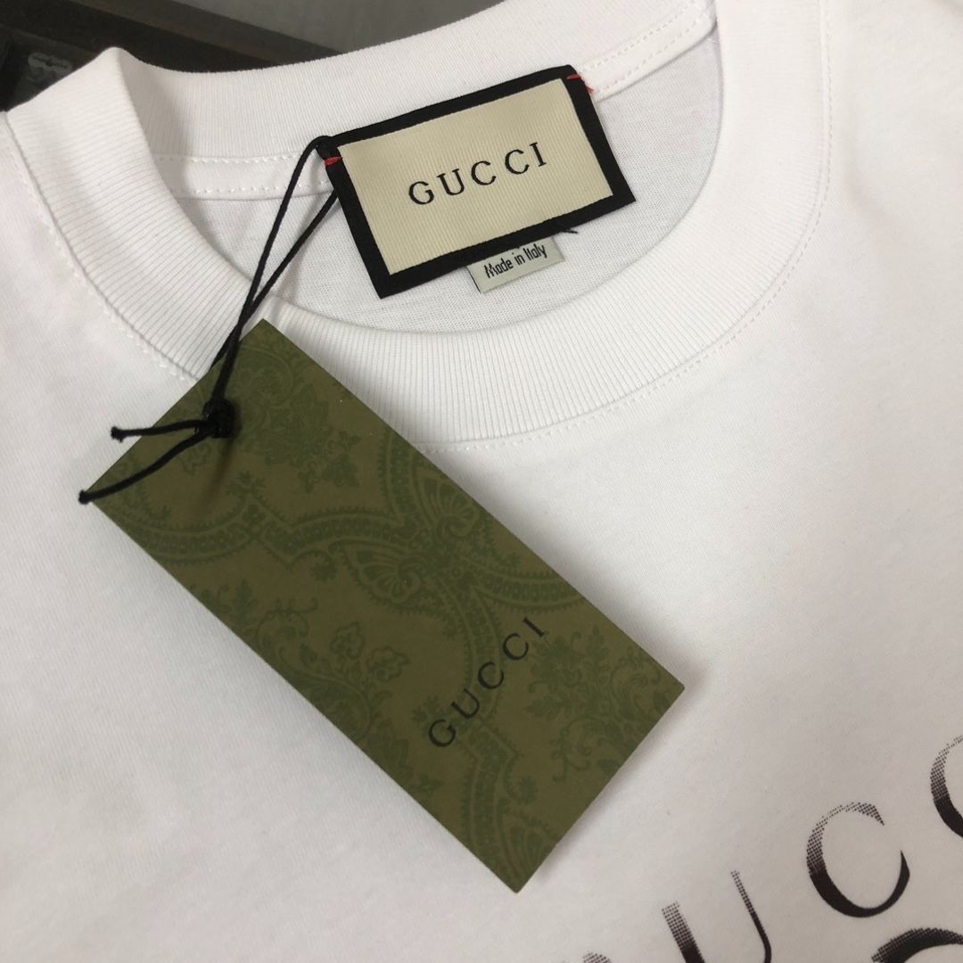 GUCCI クルーネックTシャツ