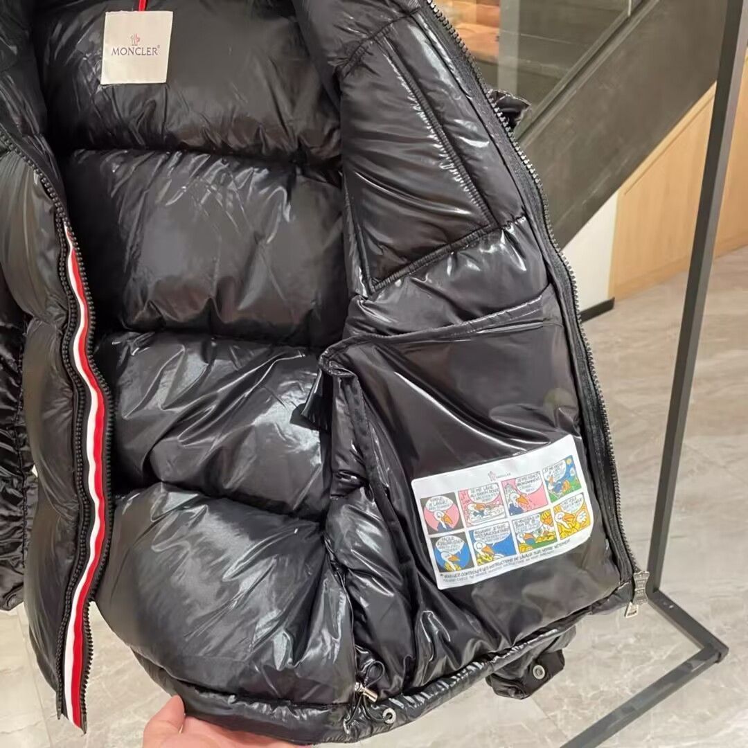 MONCLER ブラック ダブルジッパーバッグ 新品未使用・正規品】MONCLER モンクレール ショルダーバッグ