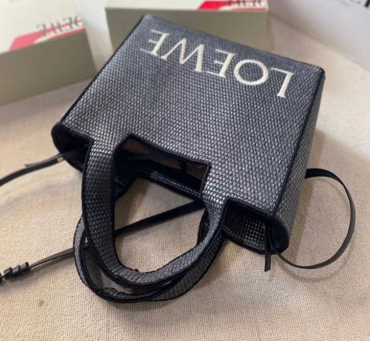 未使用 LOEWE スリットフォントスモールトート ブラック - メルカリ 