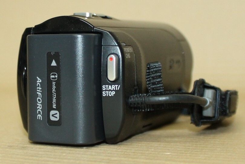 ソニーハンディカムビデオカメラCDR-cx390 HDR-CX390 特長 : 快適な操作性 | デジタルビデオカメラ