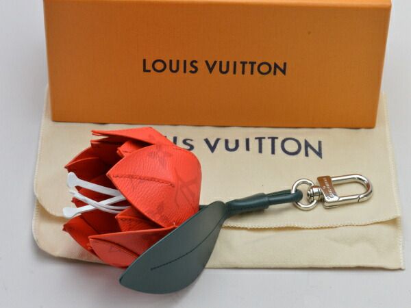 ルイヴィトン LOUIS VUITTON チャーム ビジューサック・モノグラム フラワー MP3388 2022年 赤×緑 レディース su_p e_u F-YA829