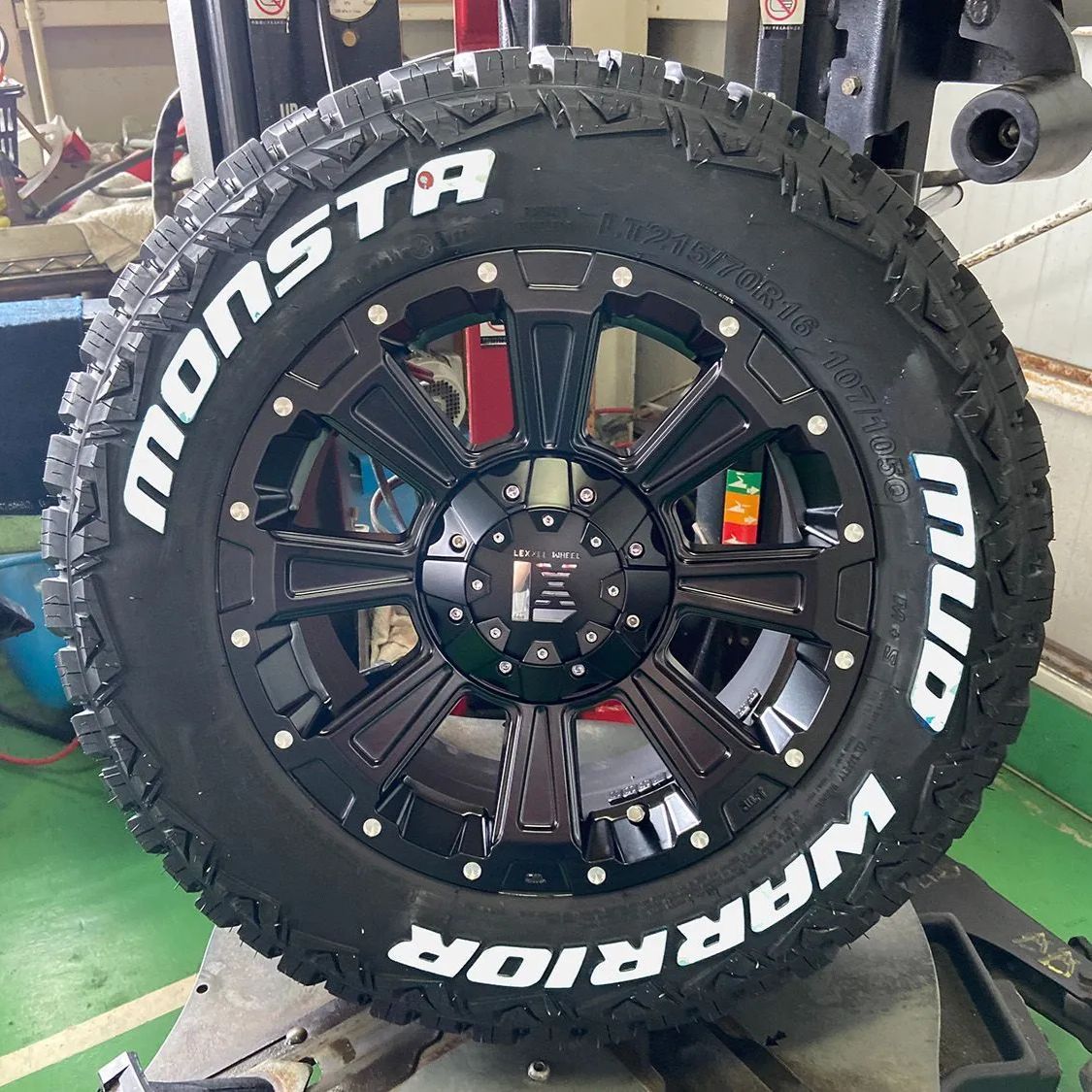 MONSTA TYRES バークレーハードロック リザード タイヤホイールセット 16インチ MONSTA MUDWARRIOR 235/70R16 215/70R16