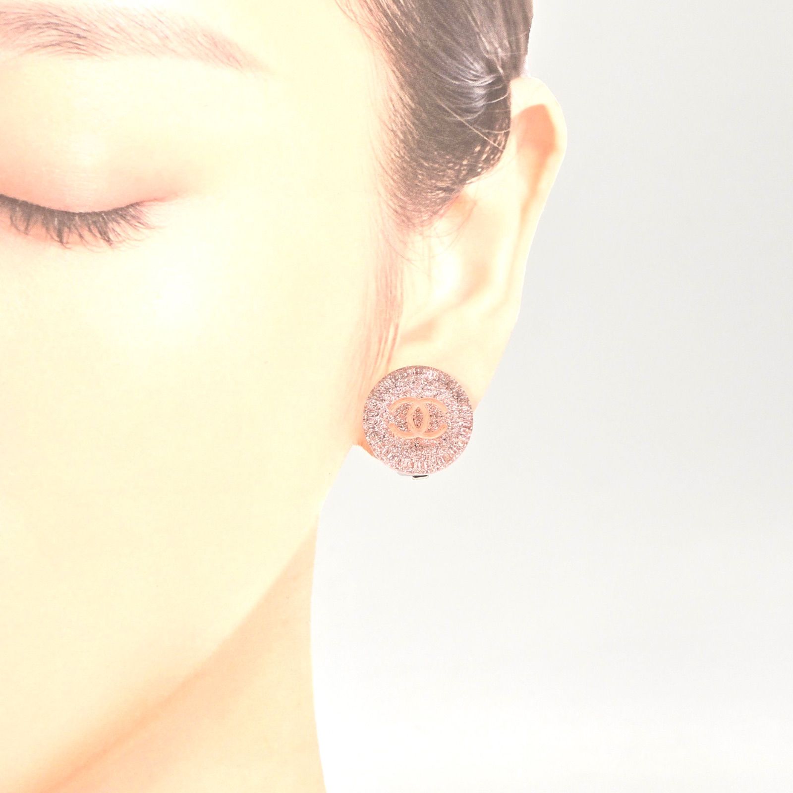 【個性的♪】耳にかけるクリップ式♡ CHANEL イヤリング CHANEL シャネル ココマーク クリップ イヤリング 両耳 ラウンド