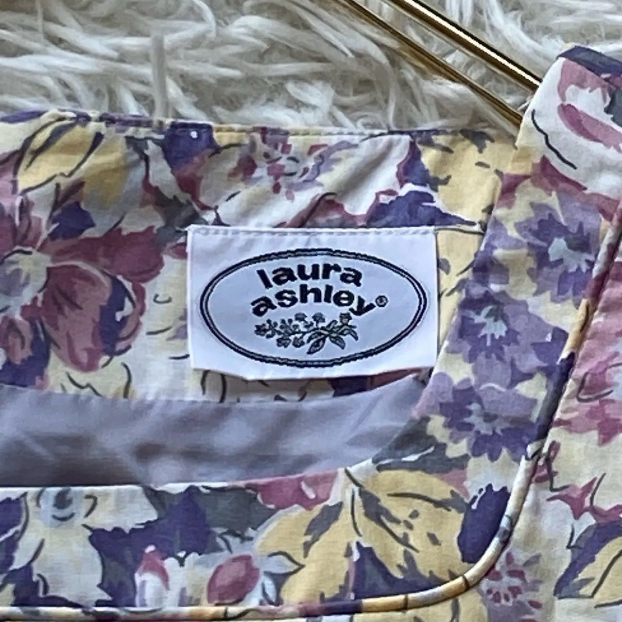 美品》laura ashley 花柄ワンピース マルチカラー 11 上品 - メルカリ