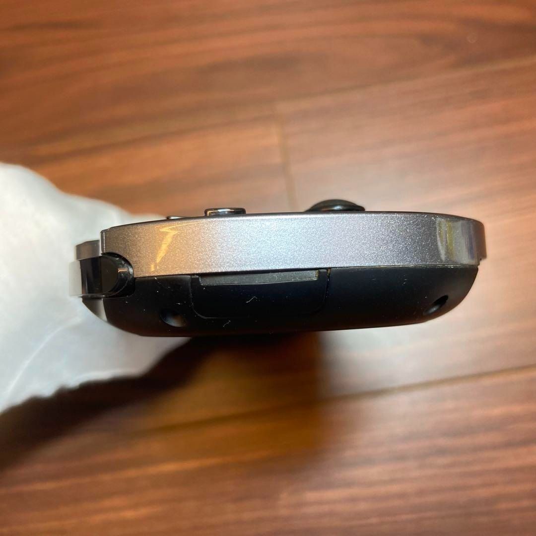 クリスタルブラック