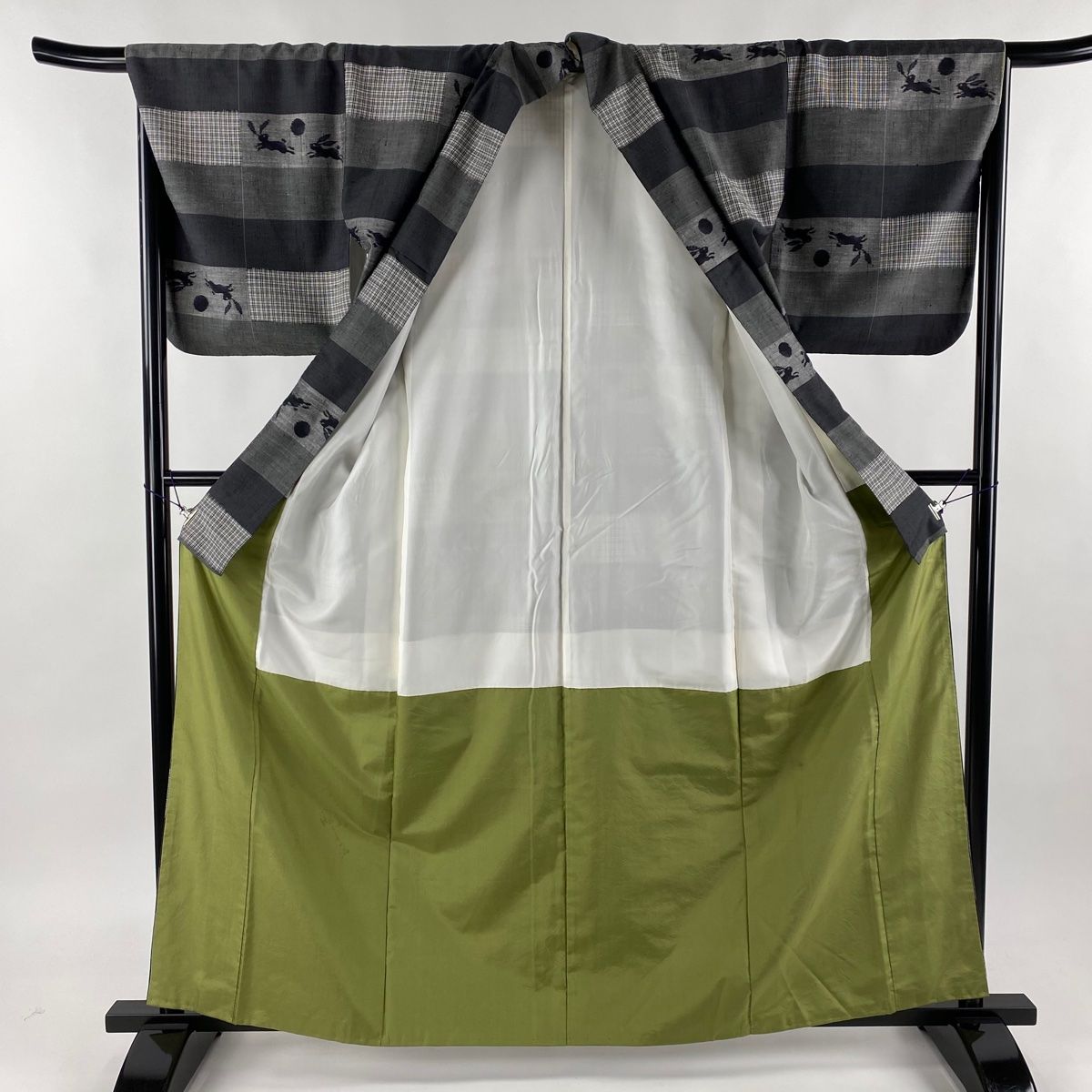 輪島塗 八井珠蔵 朱塗 裏黒塗 沈金結び松 丸盆 5客 共箱