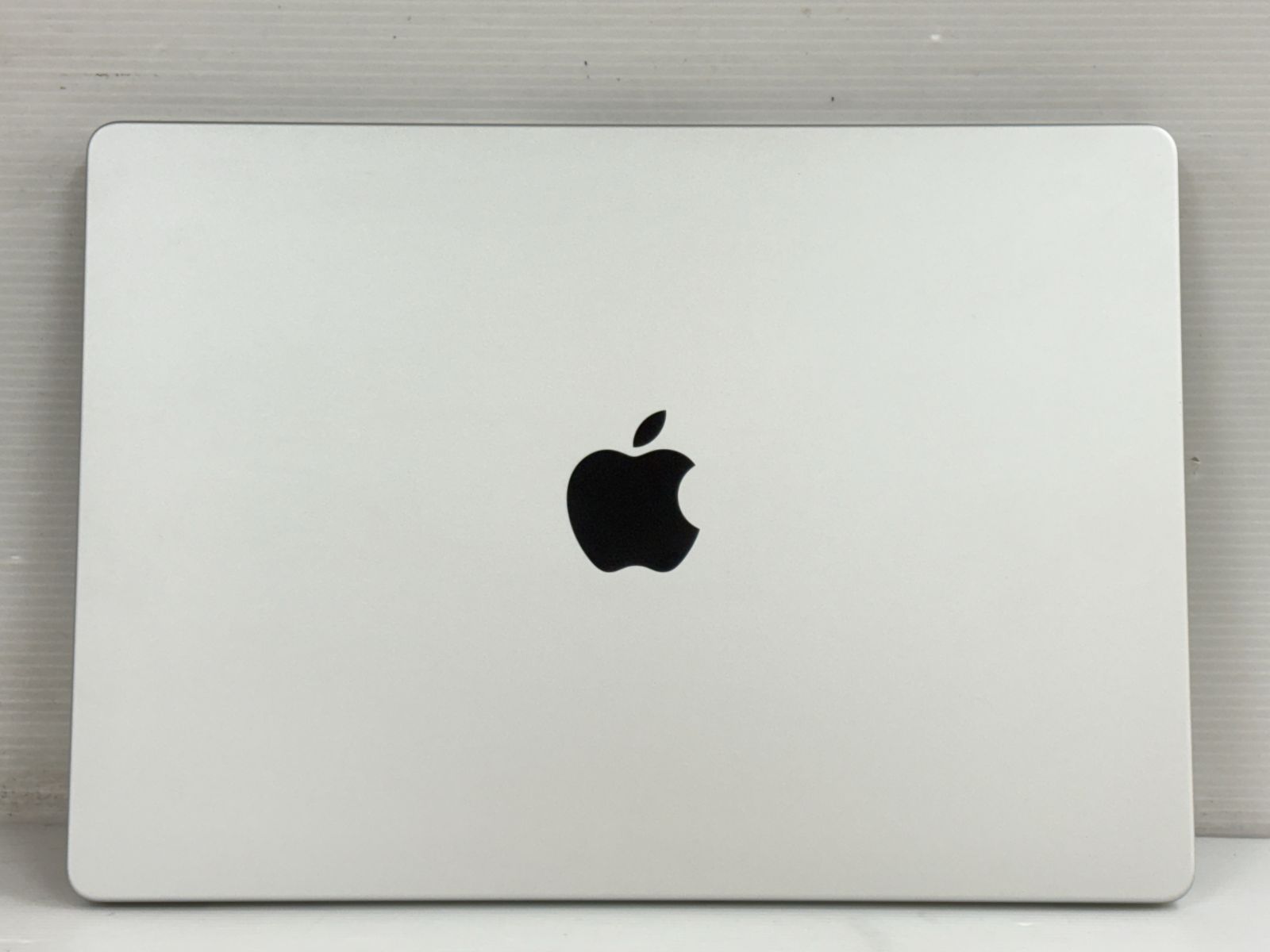 バッテリー良好 Apple MacBook Pro 14-inch 2021 A2442 Apple M1 Pro-10コア RAM 32GB SSD 1TB 16コアGPU シルバー Tahoe 動作品