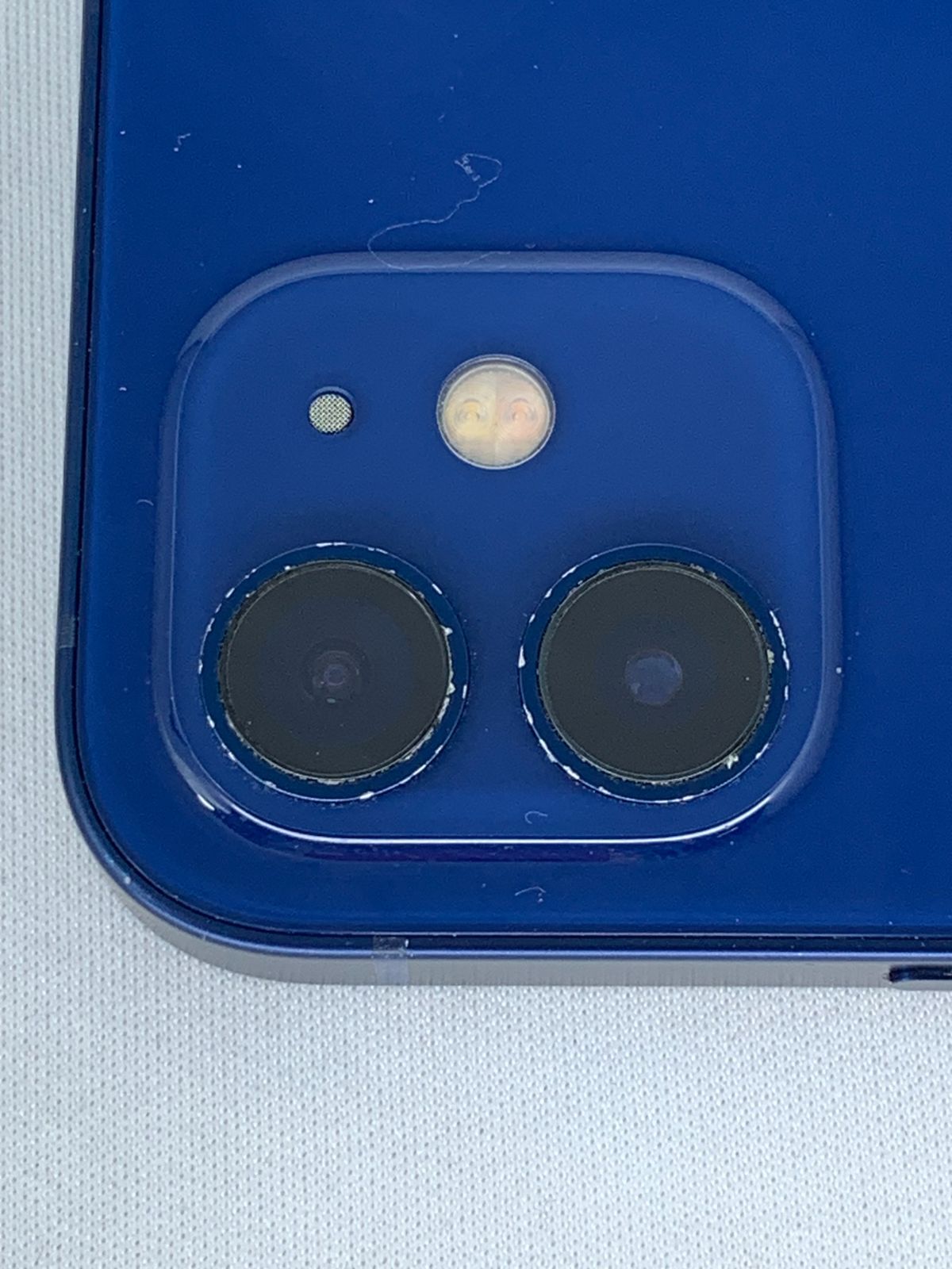 中古・レンズ周りキズ有】iPhone 12 64GB ブルー simロック解除済