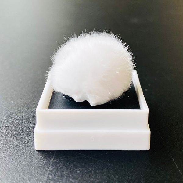 オーケン石 オケナイト（Okenite)直径約20mm コレクションケース