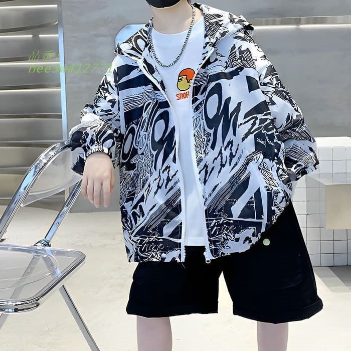 男の子 ウインドブレーカー