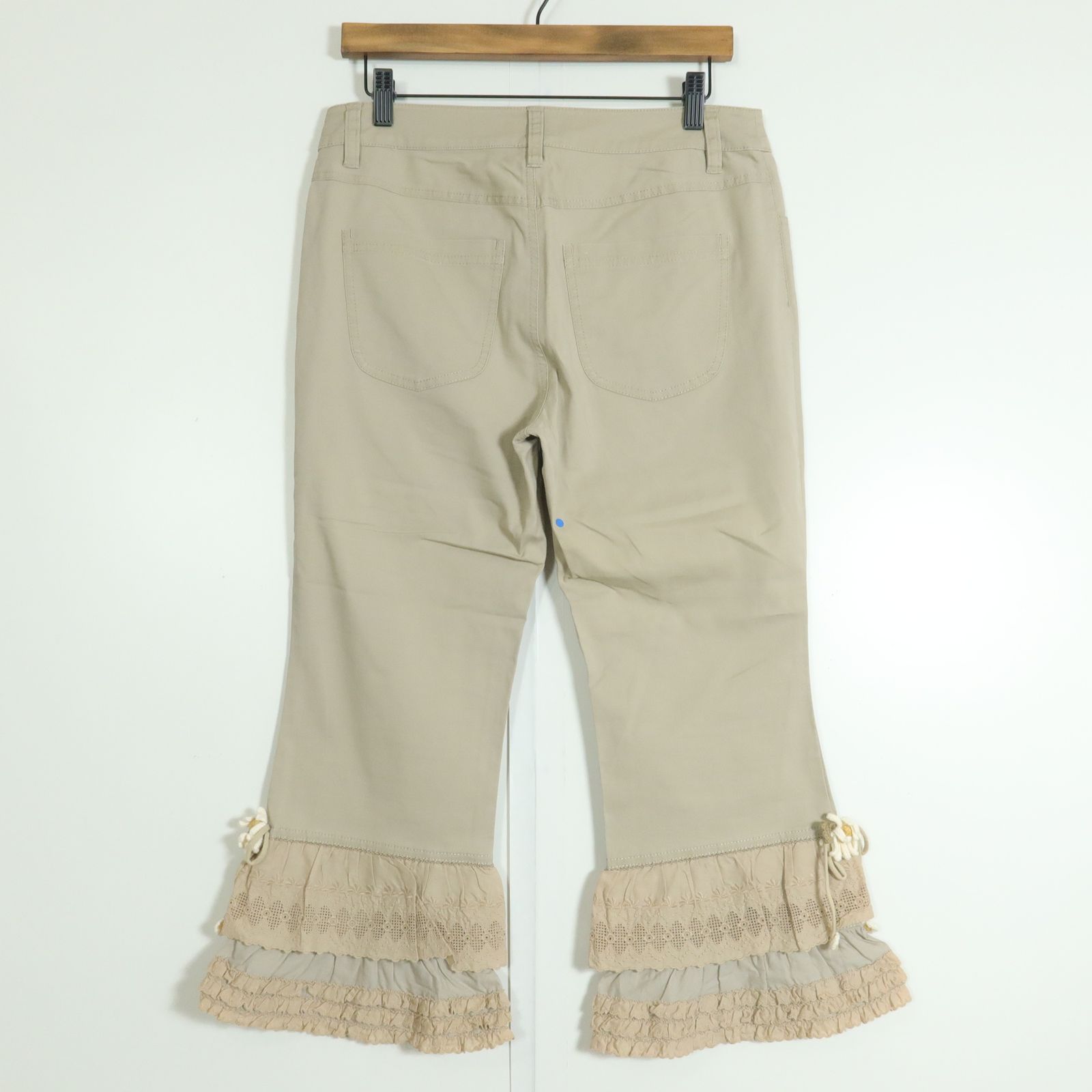 ピンクハウス☆モチーフ付き！段々フリルのクロップドパンツ 大きい