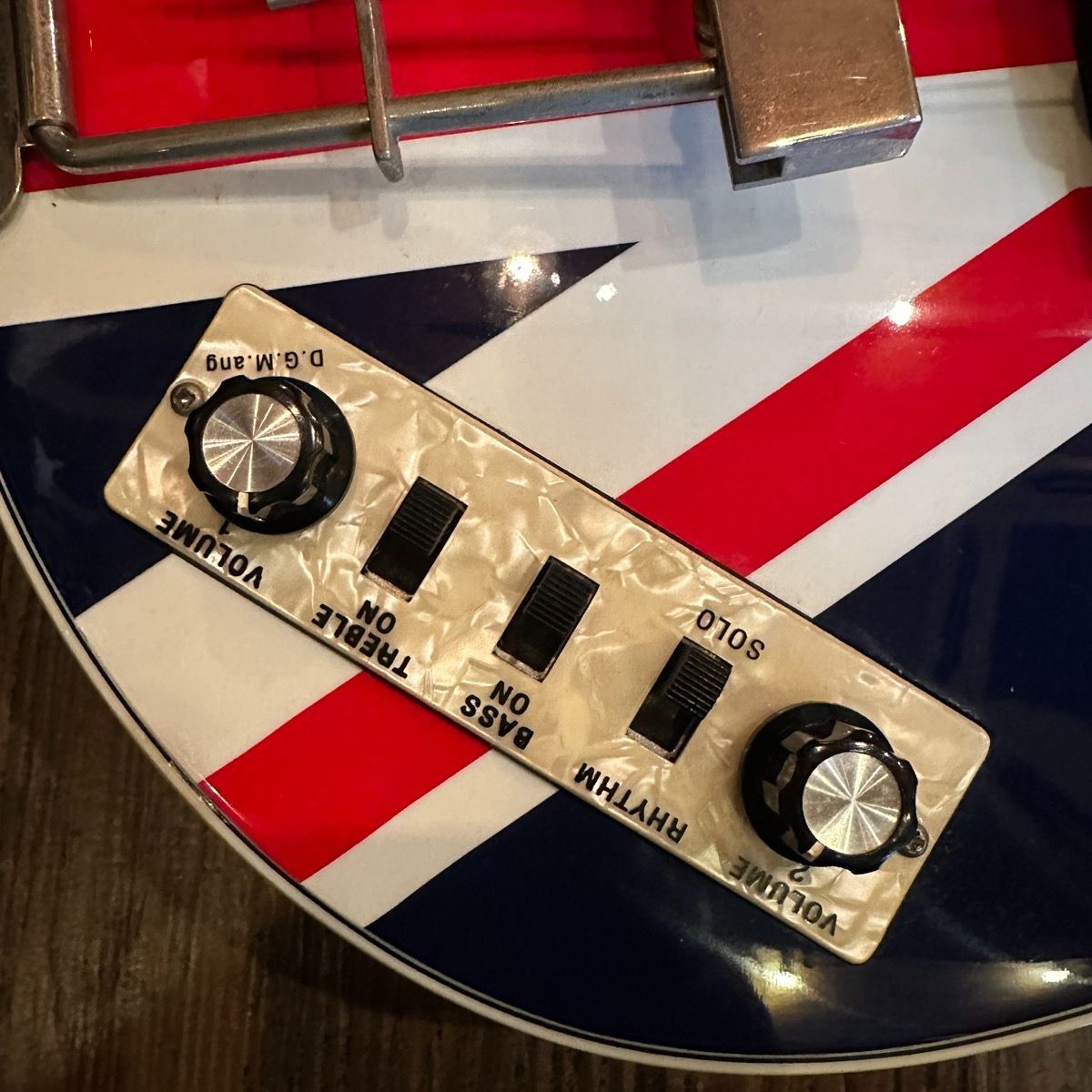 Hofner ヘフナー HCT500/1 Union Flag hqdefault.jpg