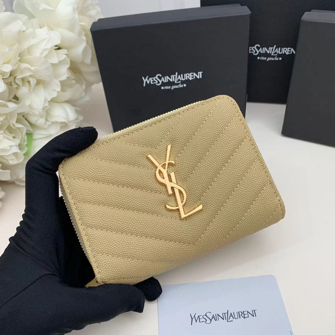 新品未使用】サンローラン（Yves Saint Laurent）ロゴ付き二つ折り財布 