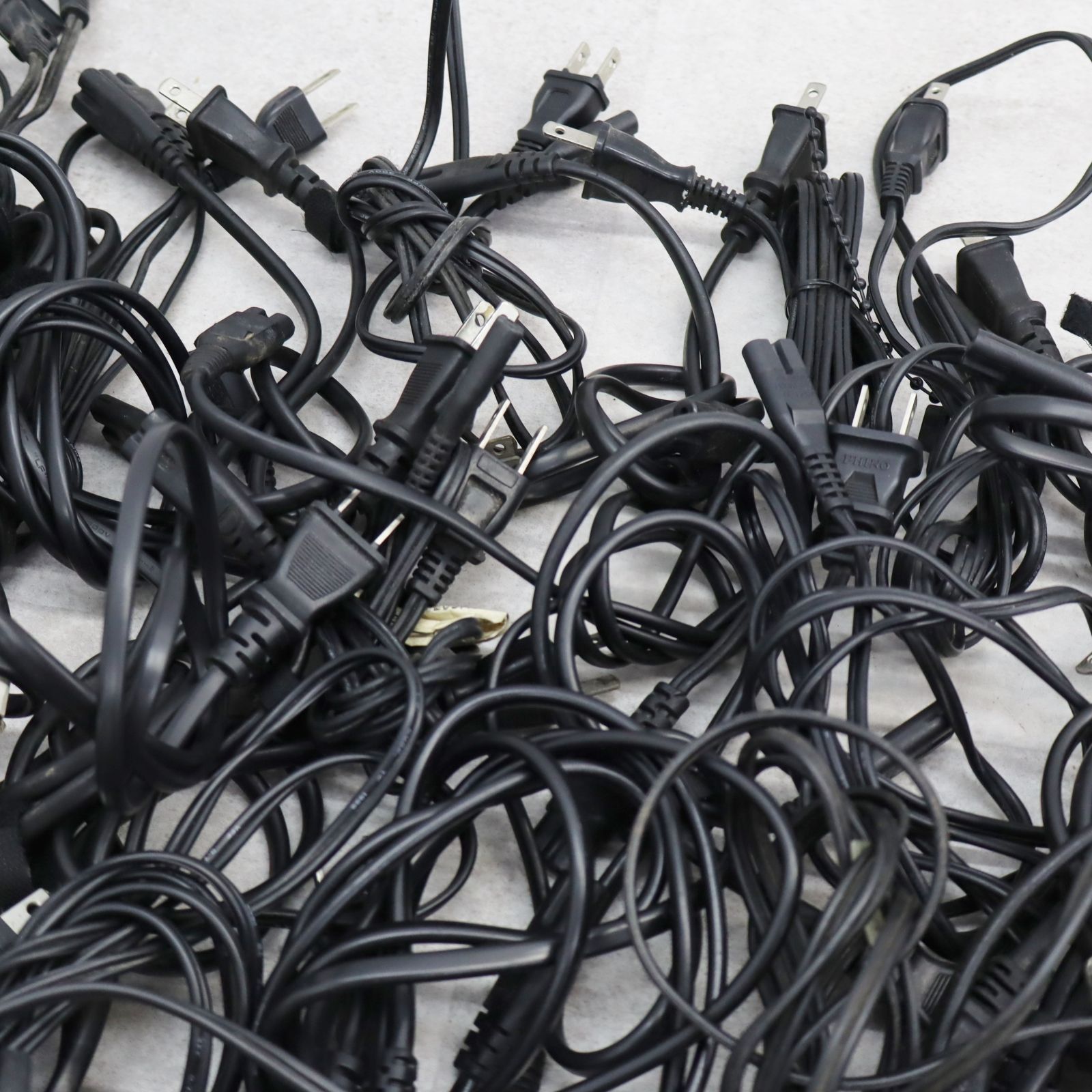 ◇ ｜50本まとめ AC 電源ケーブル 8の字コード｜ ｜メガネ型