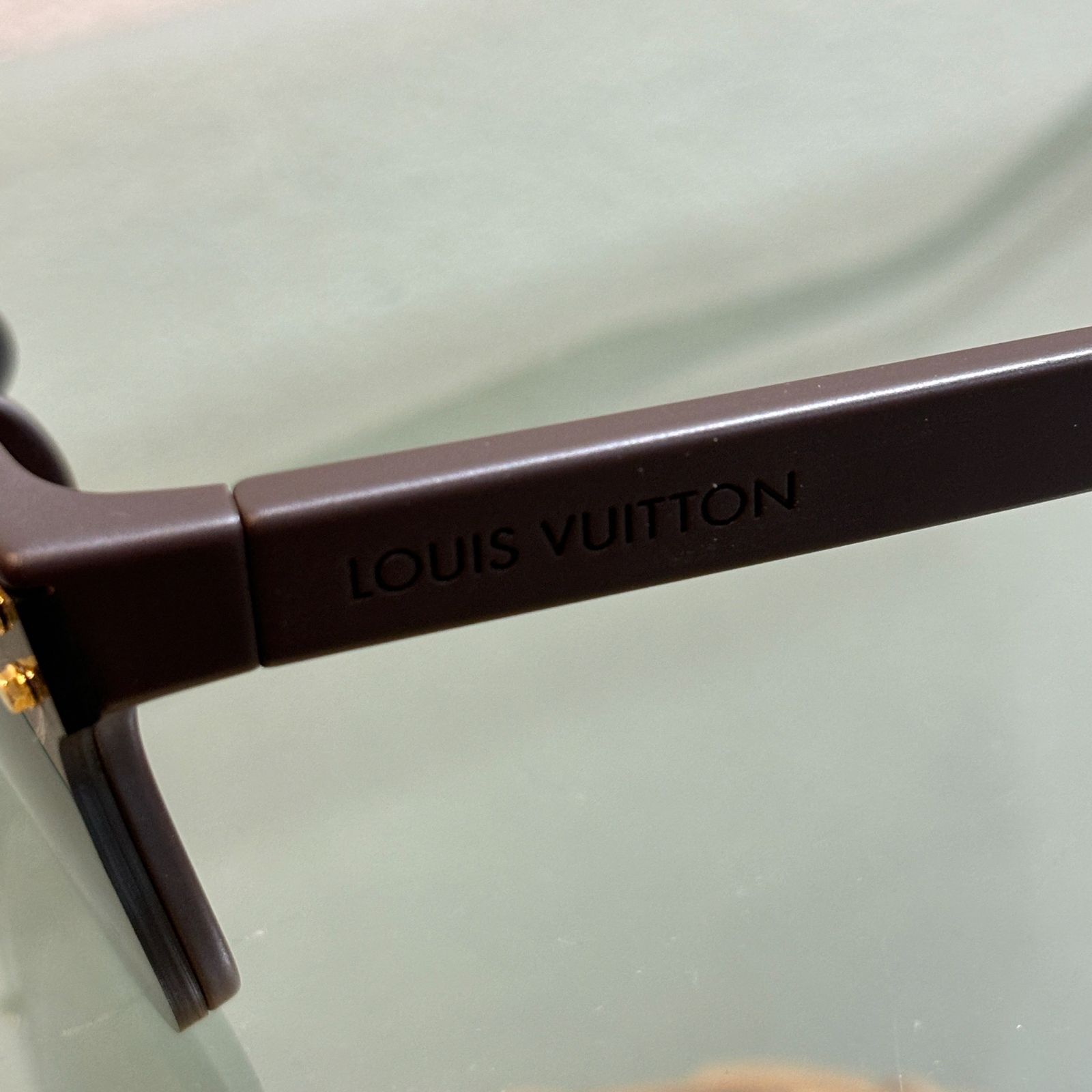 ΩNA3044 大人気！おしゃれ！ LOUIS VUITTON ルイヴィトン サングラス 
