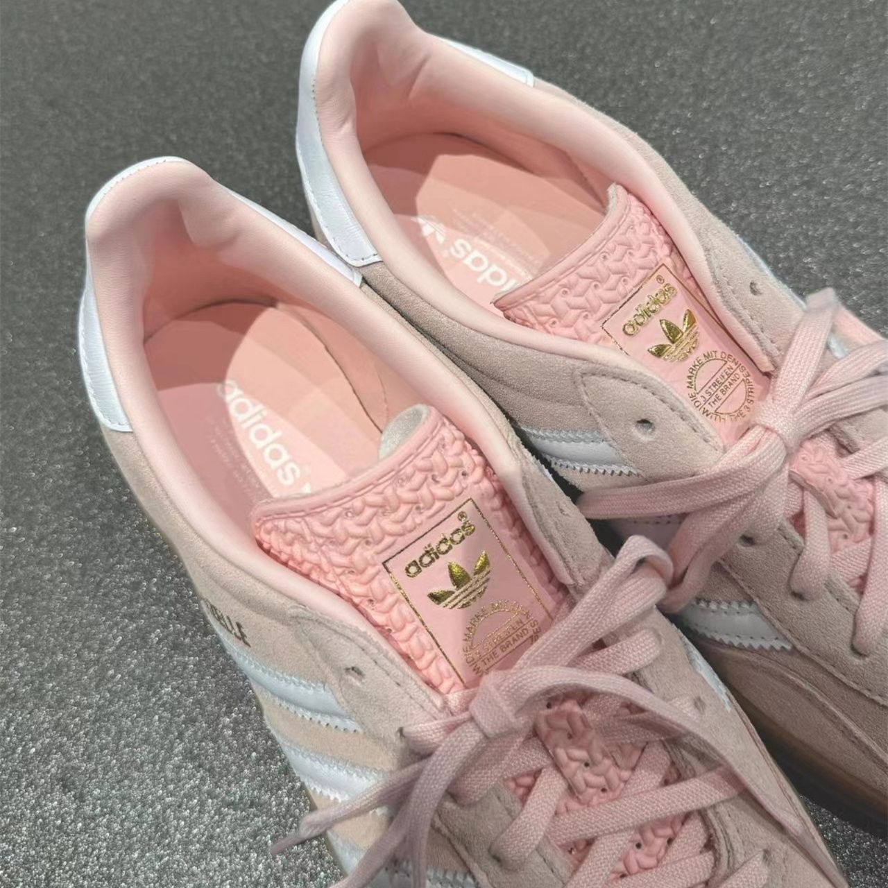 adidas Originals WMNS Gazelle Indoor "Sandy Pink/Footwear White/Gum" アディダス オリジナルス ウィメンズ ガゼル インドア "サンディーピンク/フットウェアホワイト/ガム" スニーカー