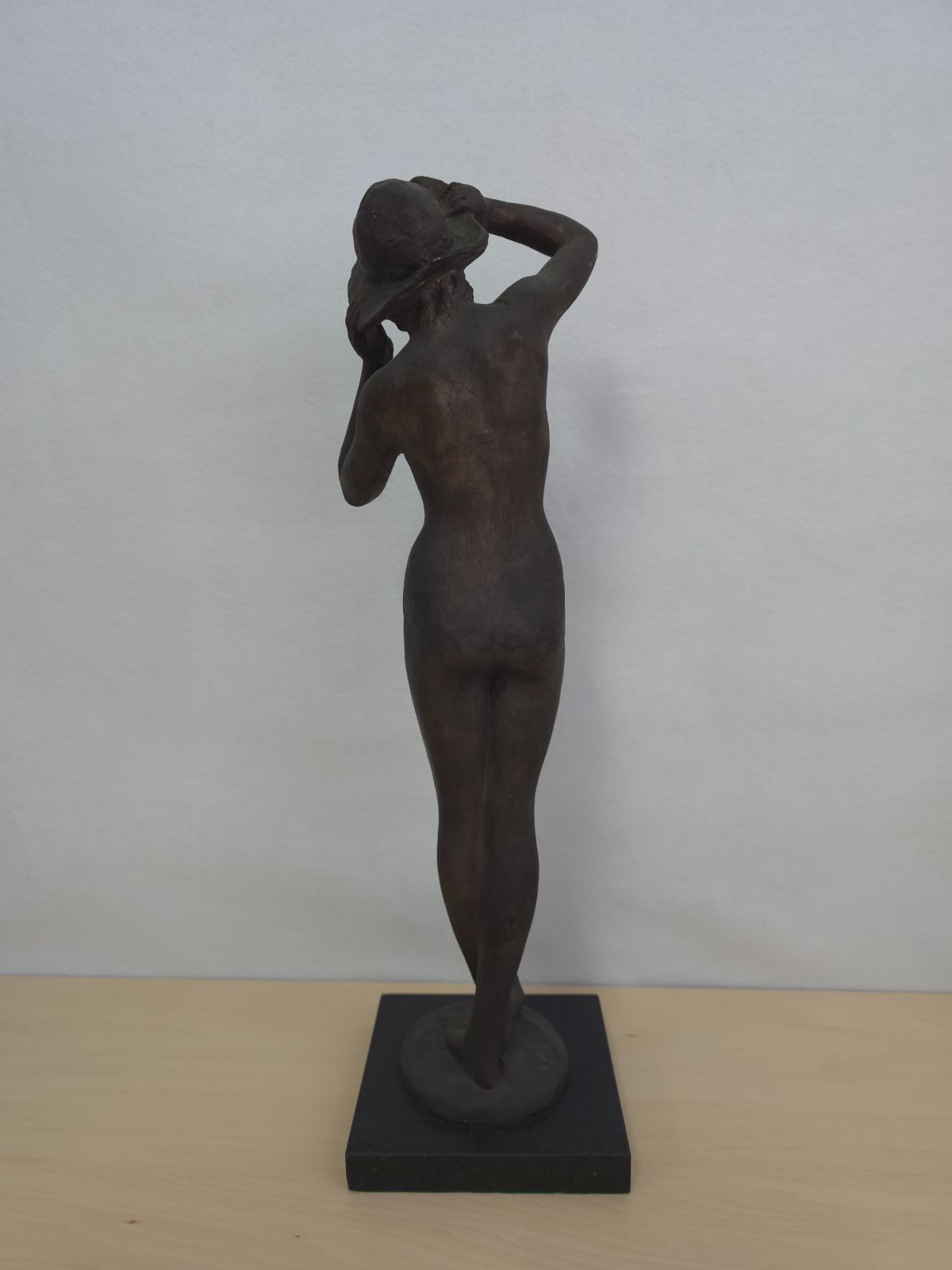 本物 美品 1980年代◆日展顧問 彫刻家 雨宮敬子「裸婦・女性像」ブロンズ彫刻 本物 美品 1980年代◇日展顧問 彫刻家 雨宮敬子「裸婦・女性像