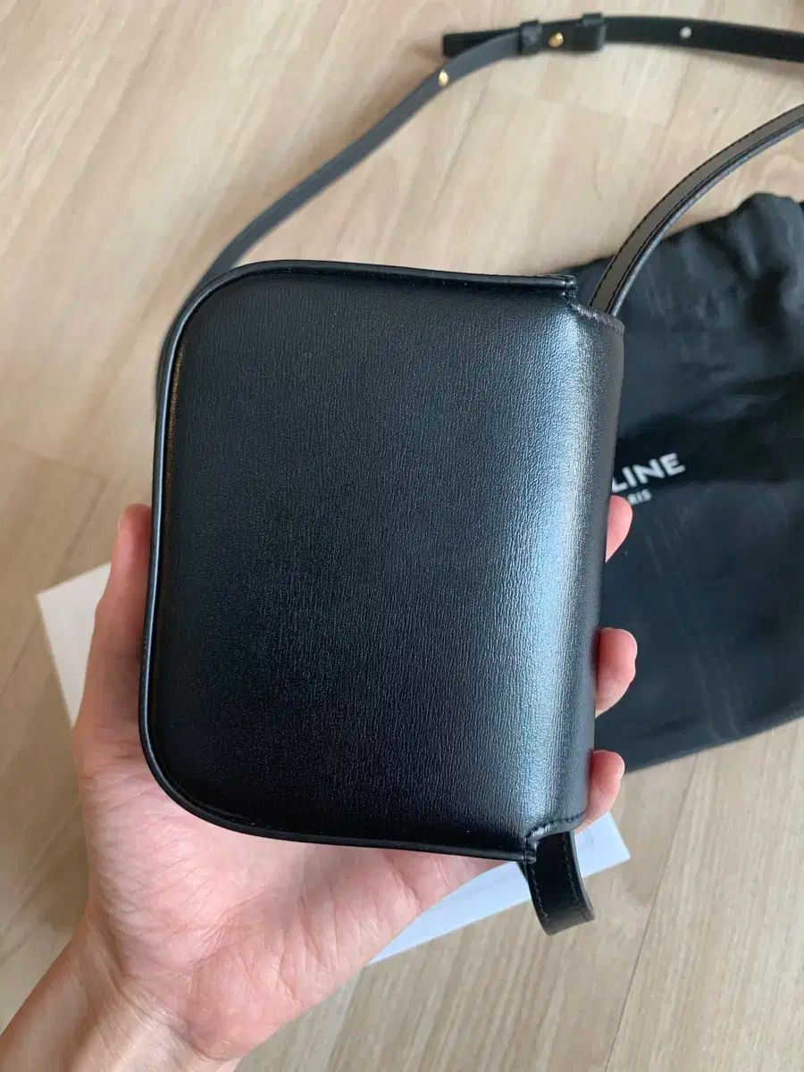 CELINE ブラックショルダーバッグミニ クロード / シャイニーカーフ