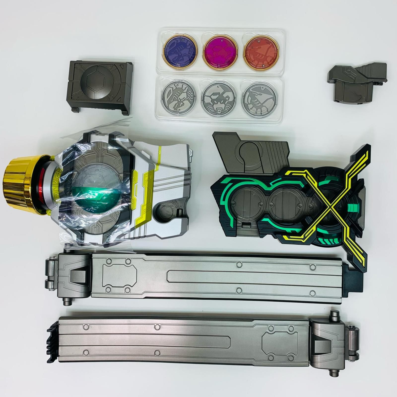 【中古】 仮面ライダーオーズ おもちゃ・玩具 バースドライバー COMPLETE SELECTION MODIFICATION【飾磨店】 飾磨店】 中古 仮面ライダーオーズ/OOO バースドライバー＆X