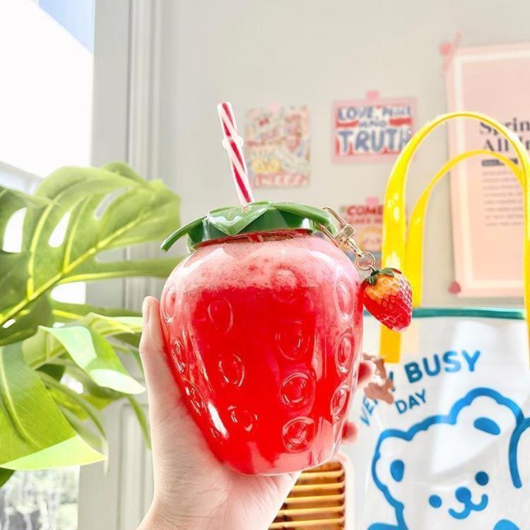 4個セット イチゴ ウォーターボトル ストロー付き かわいい