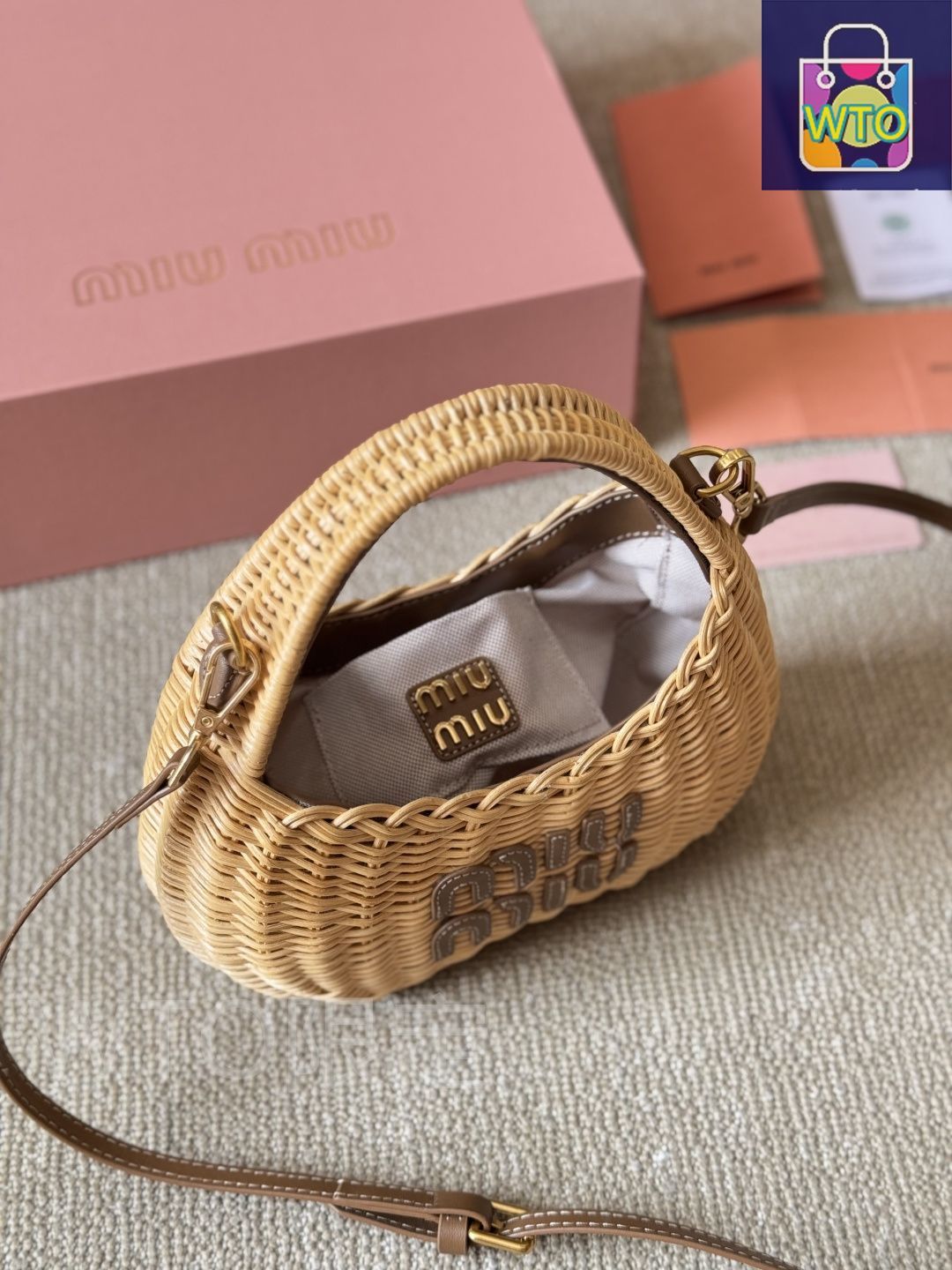 ミニバスケット【miumiu】編み込みバッグ Miu Miu Mini Basket Bag Miu Miu