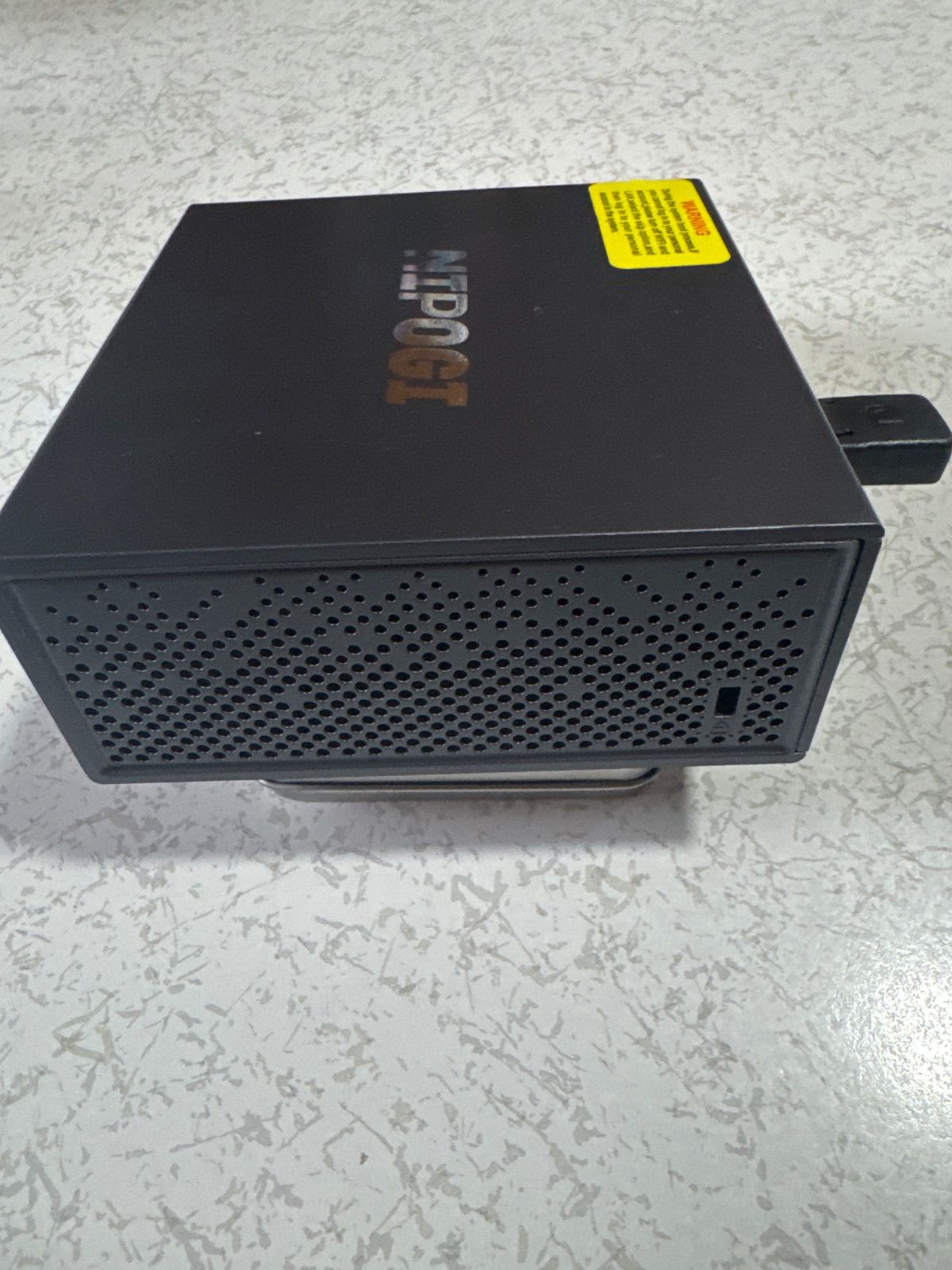 USBポート4つ搭載で多用途に対応