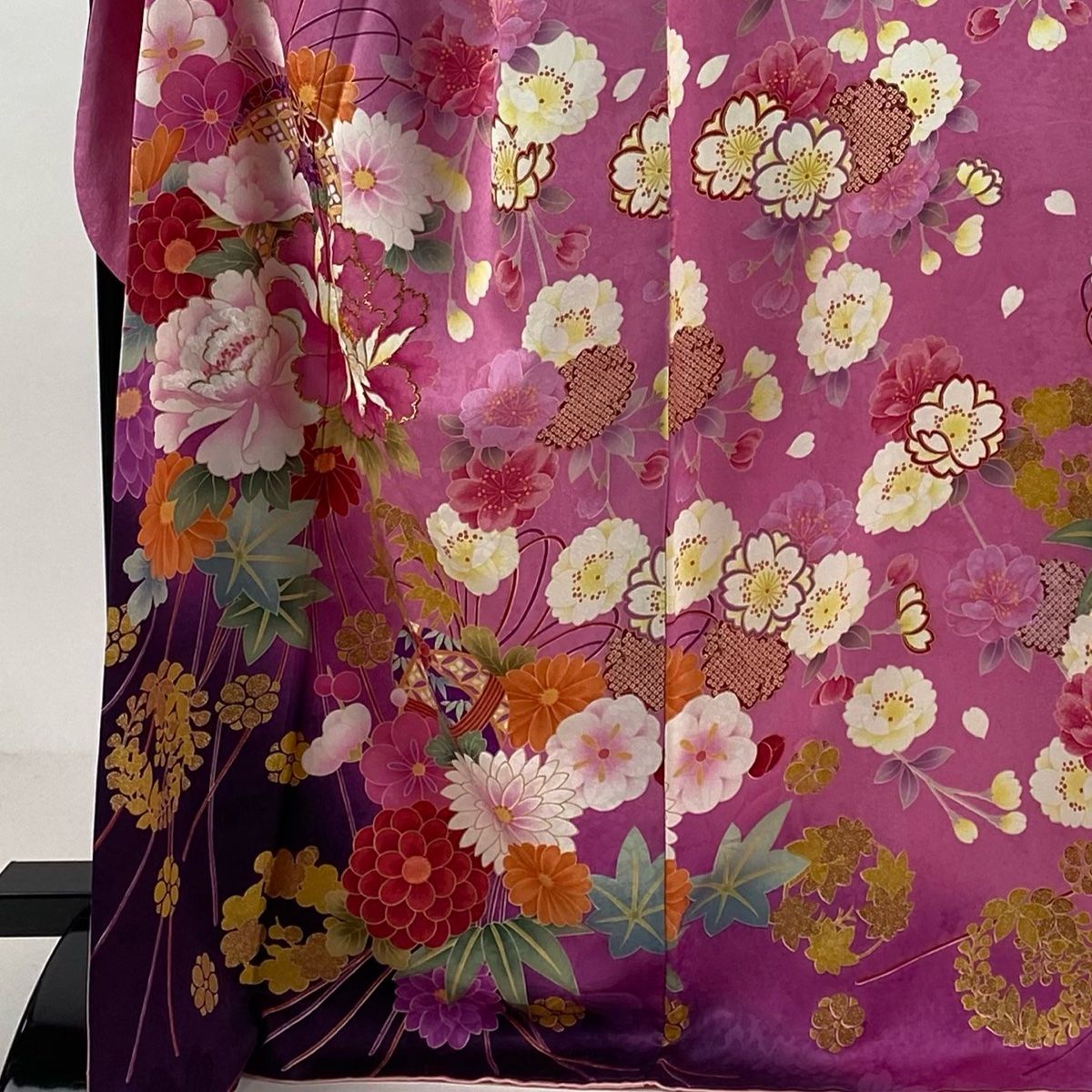 正絹本振袖 身丈169 ピンク 牡丹 刺繍 美品 オリジナルガード加工 中古品 振袖 身丈169cm 裄丈70.5cm L 袷 牡丹 手鞠 箔 刺繍 ピンク 正絹