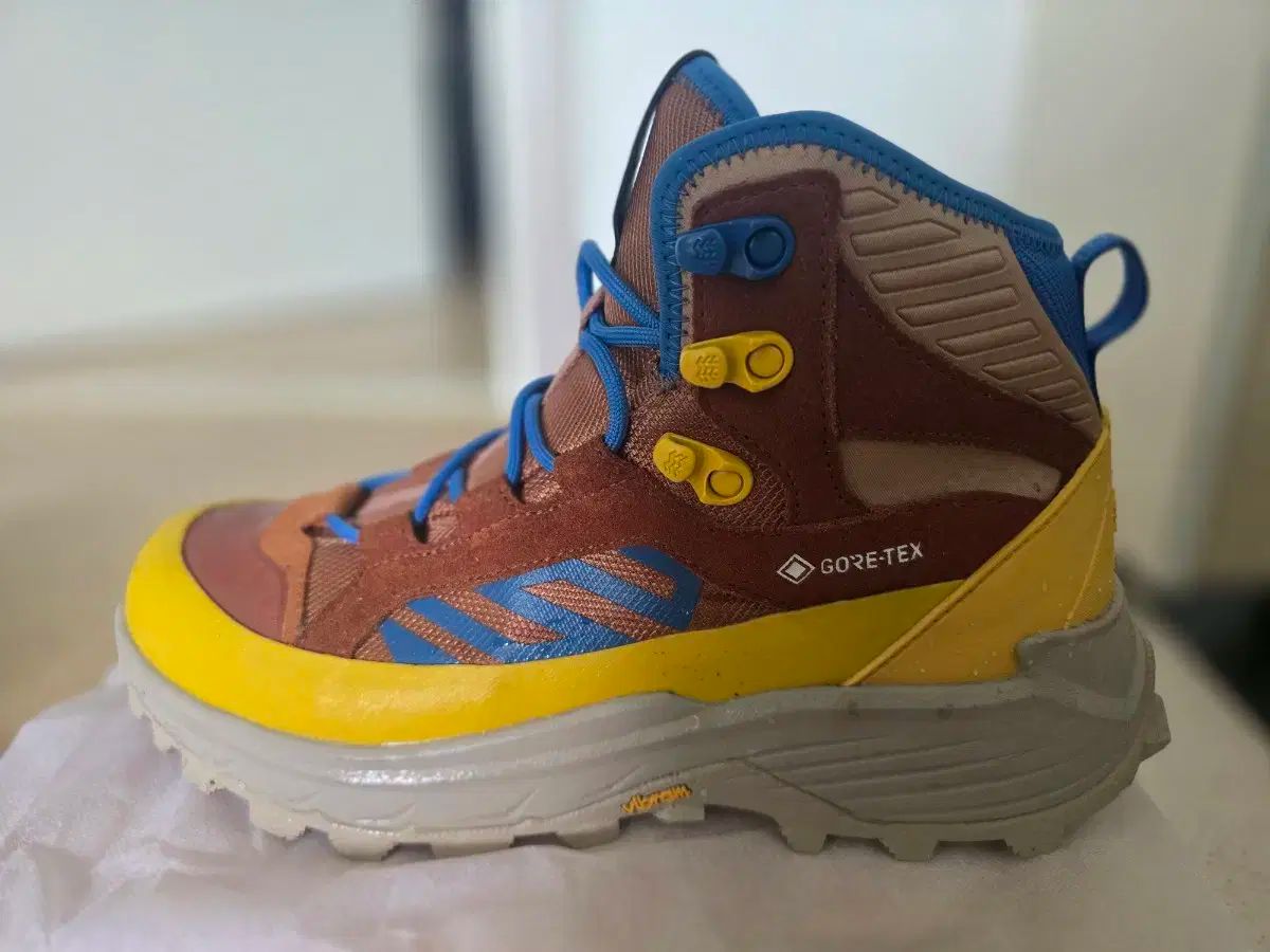 最安値に挑戦！ Kolon Sport コーロンスポーツ 登山靴