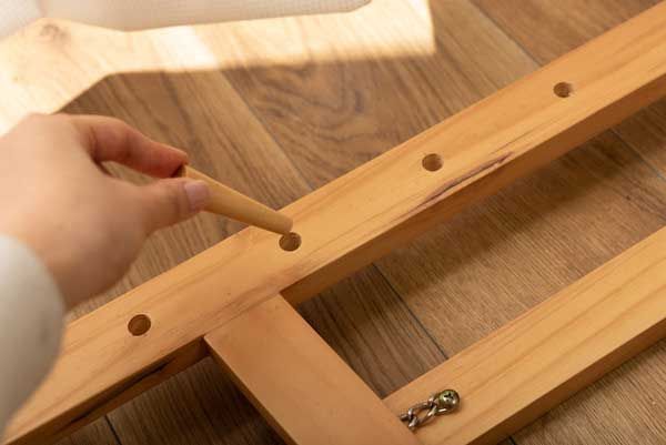 天然木 パイン のイーゼル パネルフックはめ込み式 ４段階 W43×D49×H85.5cm アジャスター付き No.670 ホワイト IMPECCABLEHEALTHCARESERVICES_COM