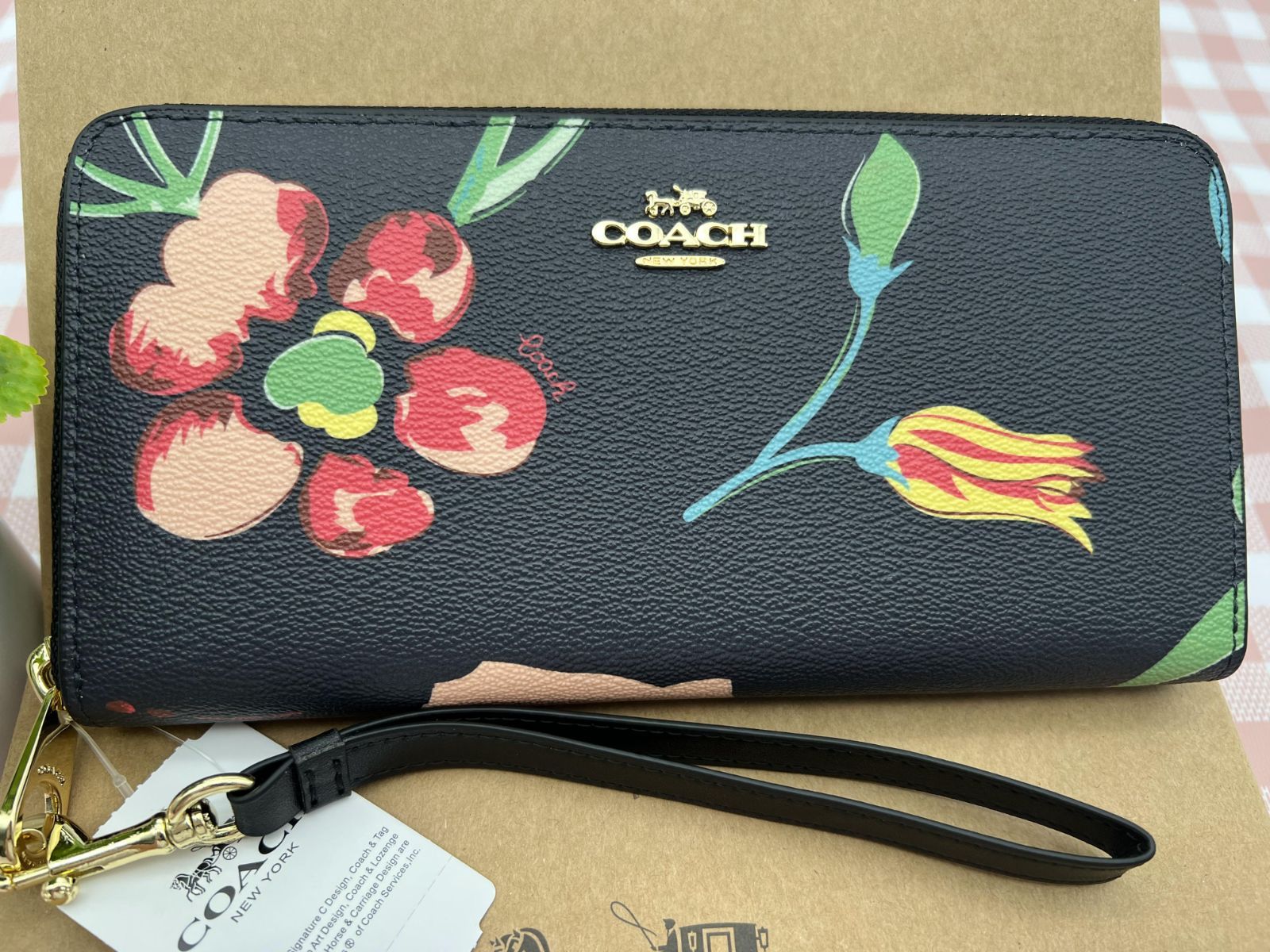 COACH コーチ 長財布 財布 ウォレット 小銭入れあり 花柄 新品未使用 ブラック プレゼントレディース ブランド クーポン配布レザー C144