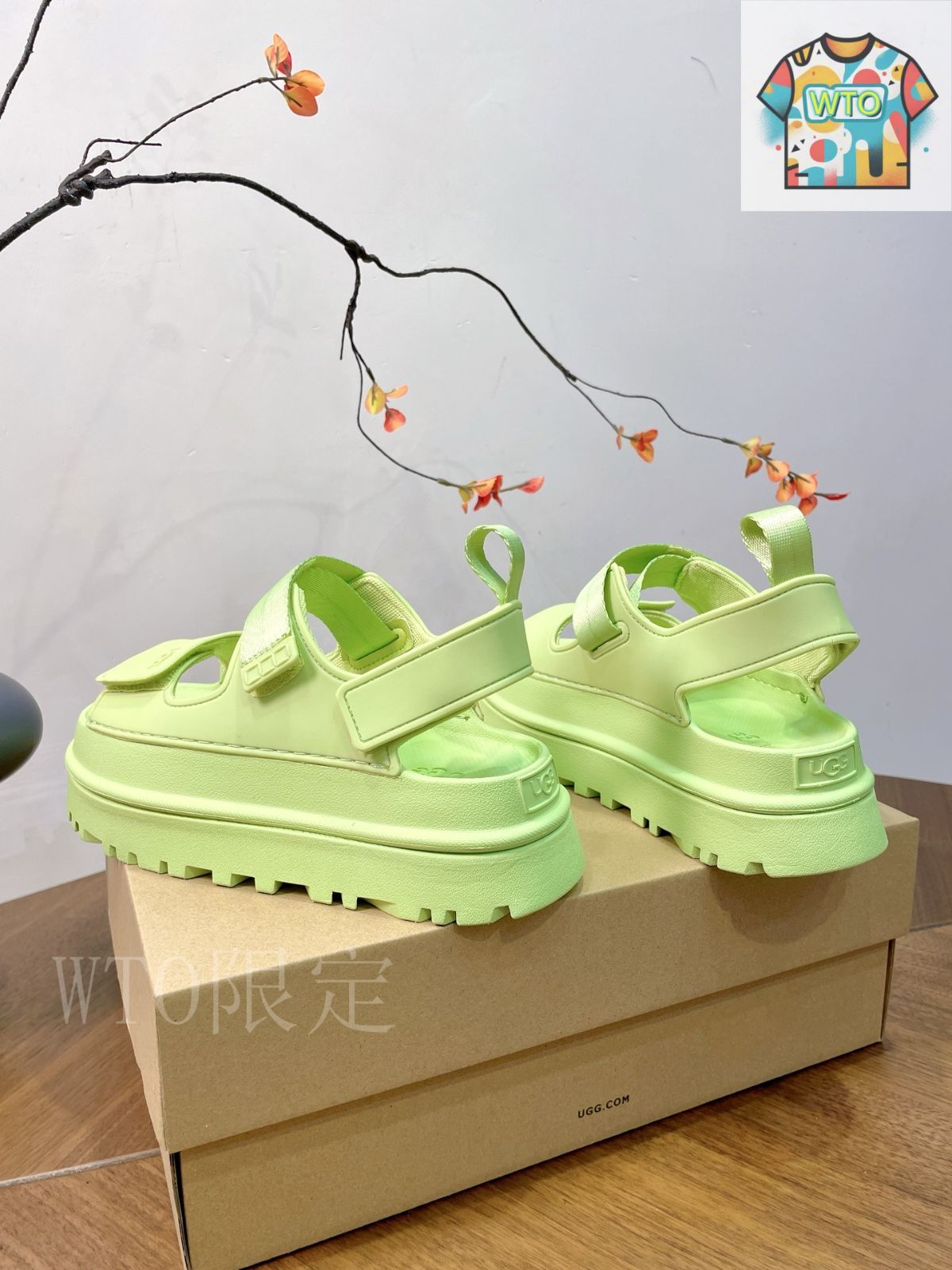 UGG厚底サンダル 魔術テープ付き 37サイズ UGG 厚底サンダル 魔術テープ付き ピンク 37サイズ