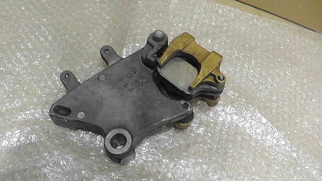 CB400SF VTEC REVO NC42-1010xxx の リアキャリパー 1760491867