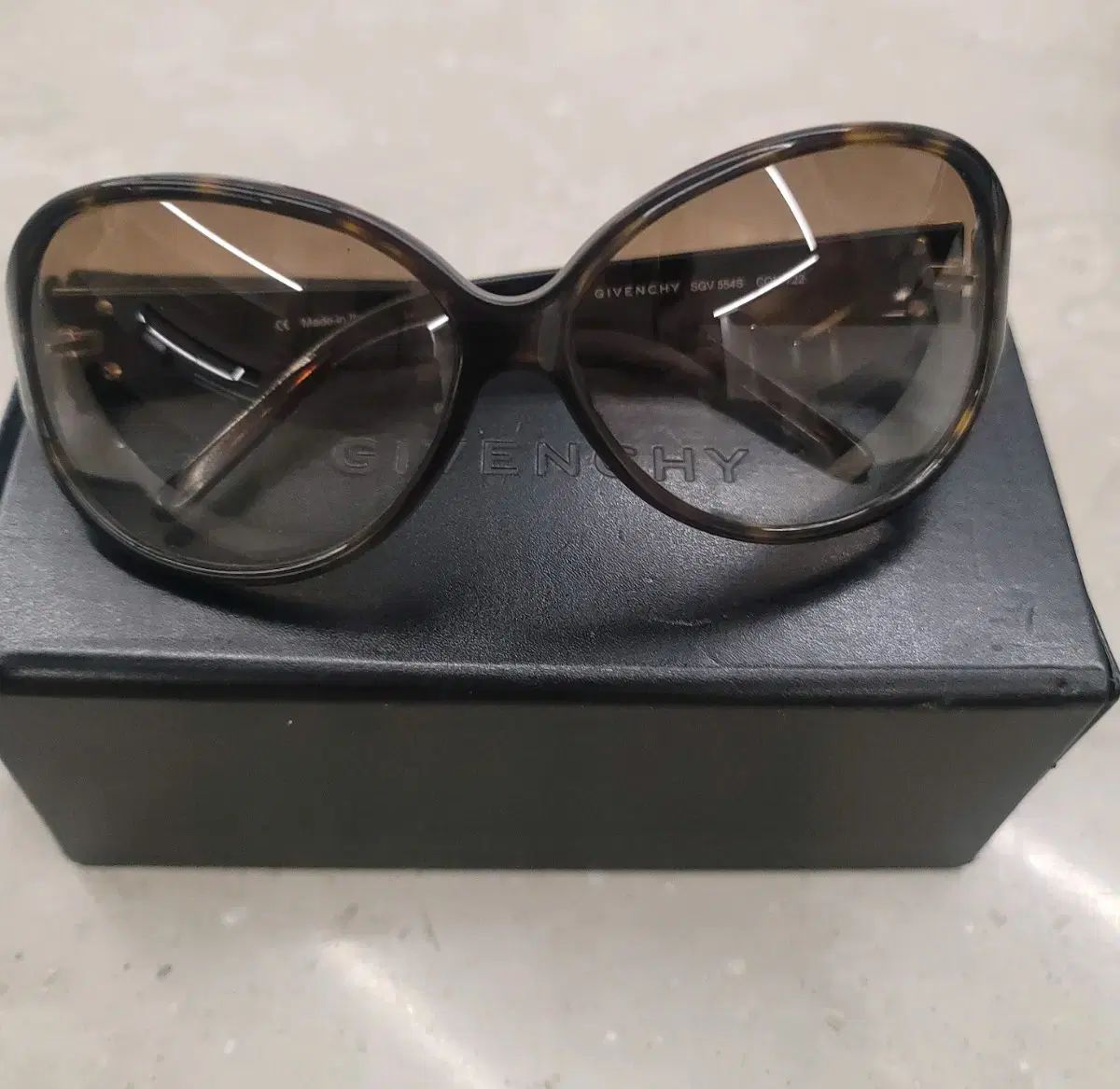 サングラス 整理 間で Givenchy ジバンシィ よしよしよし