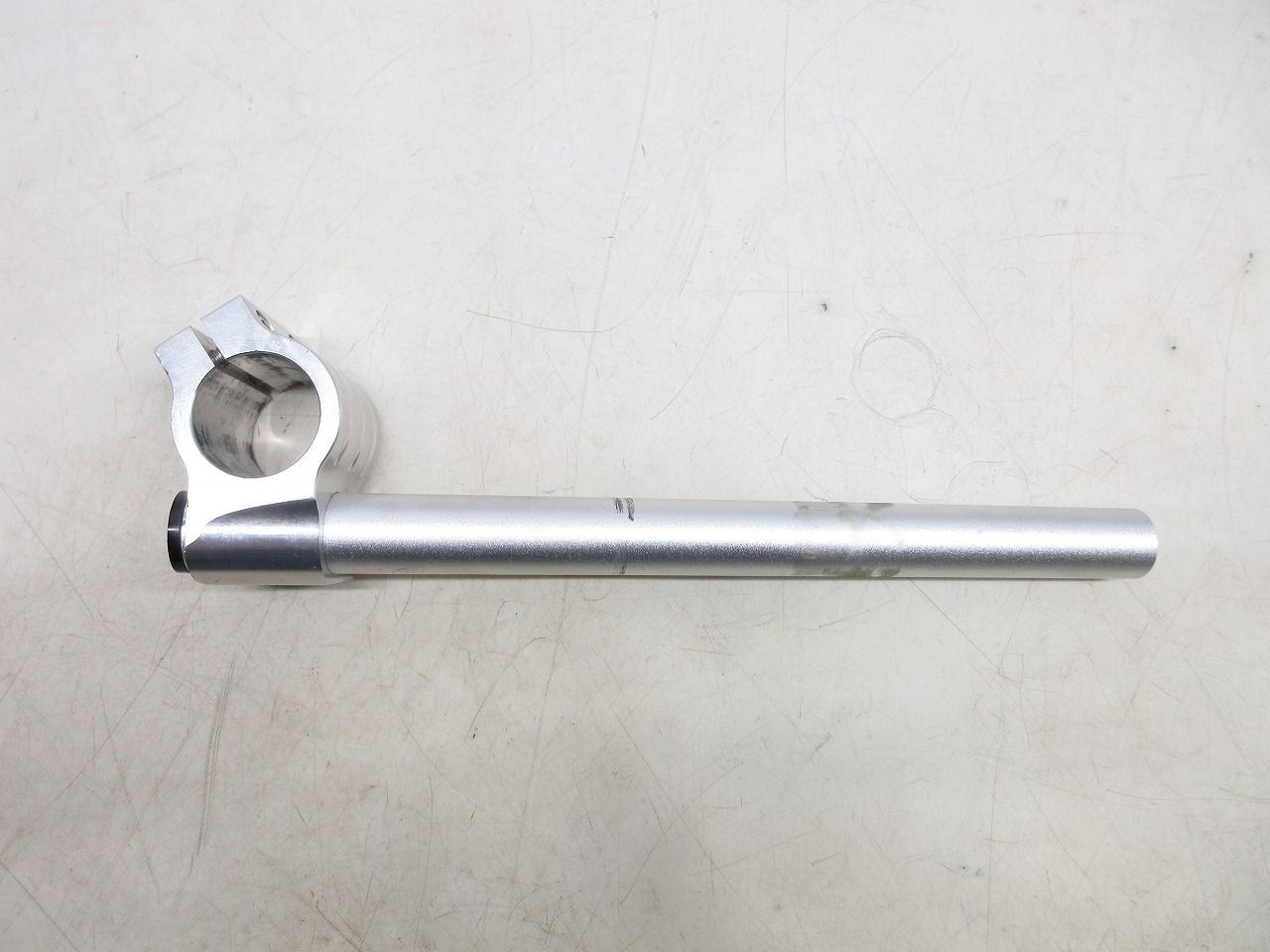 アルミ セパレートハンドル 32mm 汎用 セパハン 32φ クリップオン シルバー RZ350 RZ250 CS250 GN125 互換品アルミ削り出し セパハン セパレート ハンドル 汎用 カスタム